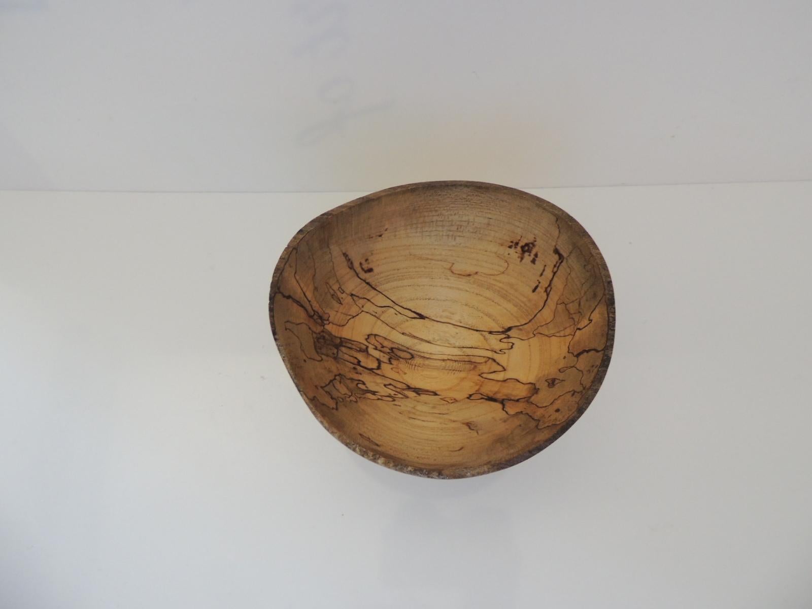 Artisanal Mid-Century Modern handcrafted bamboo decorative bowl.
Turche burned technique.
Signed: C. White
Size: 6