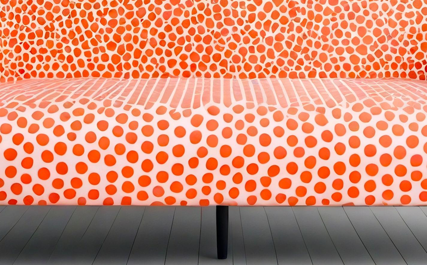 Sofá de 3 plazas Artisanal Polkadot Peach en Nuevo estado para la venta en New York, NY