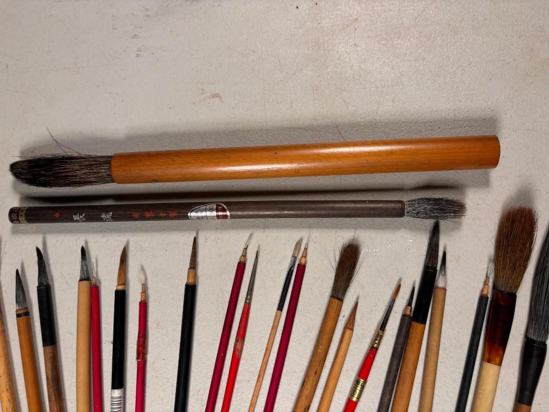 Showa Cache artisanale de 25 brosses en bambou de calligraphie chinoise ancienne en vente