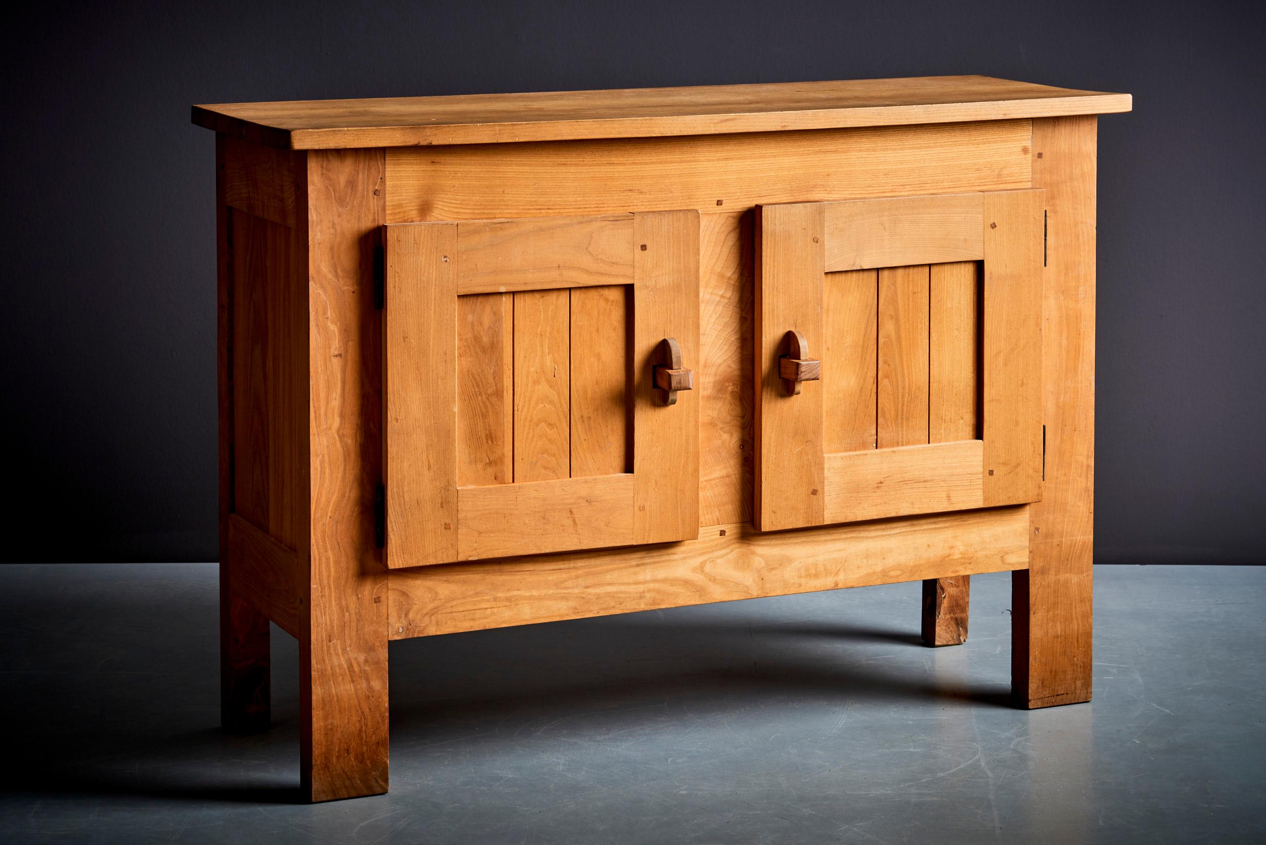 Artisans et paysans de Lozère Crendenza France 1970s in chestnut In Excellent Condition For Sale In Berlin, DE