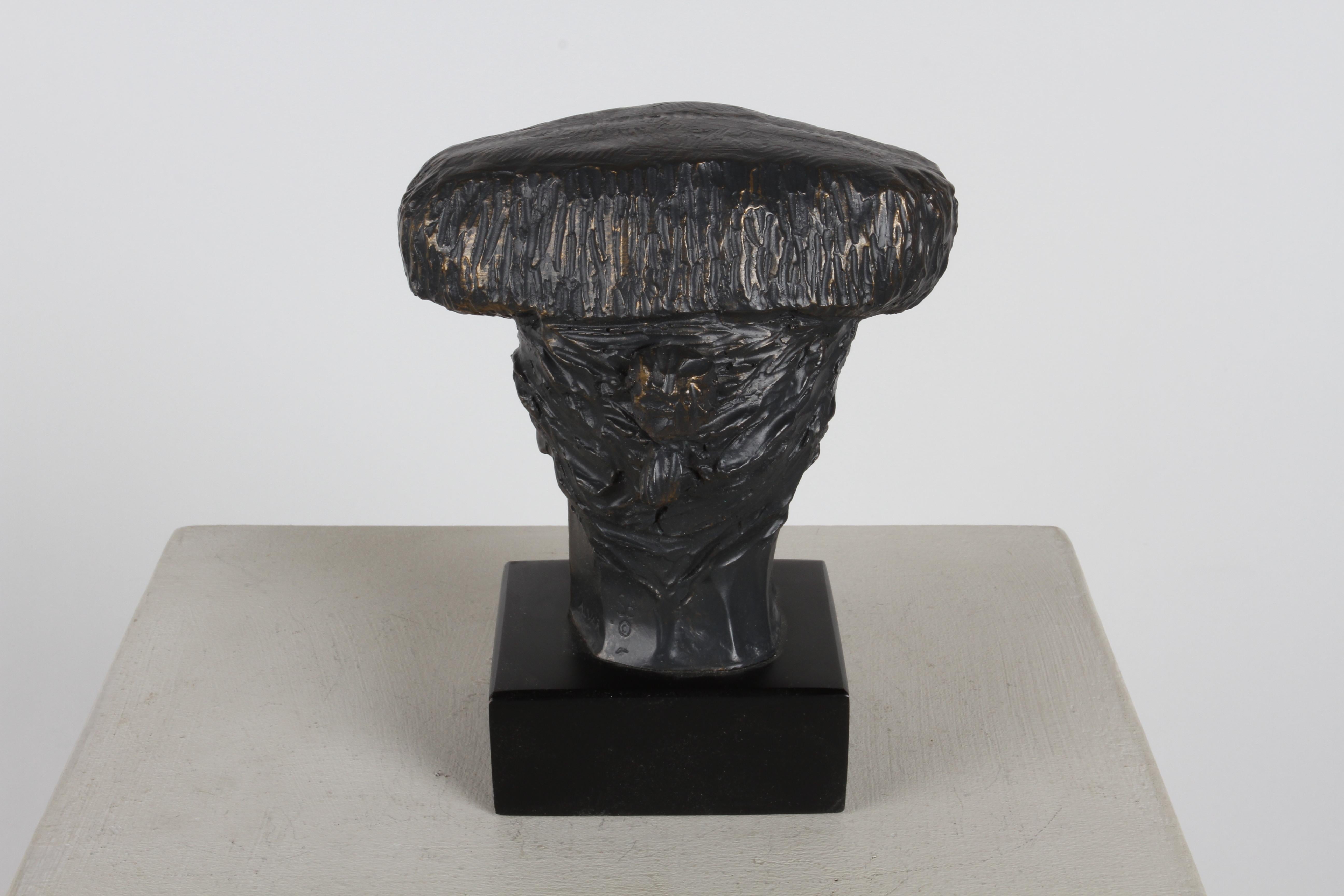 Artista Alvar Sunol Escultura de Busto de Mediano Siglo de un Matador Compuesto en Tono Bronce mediados del siglo XX en venta