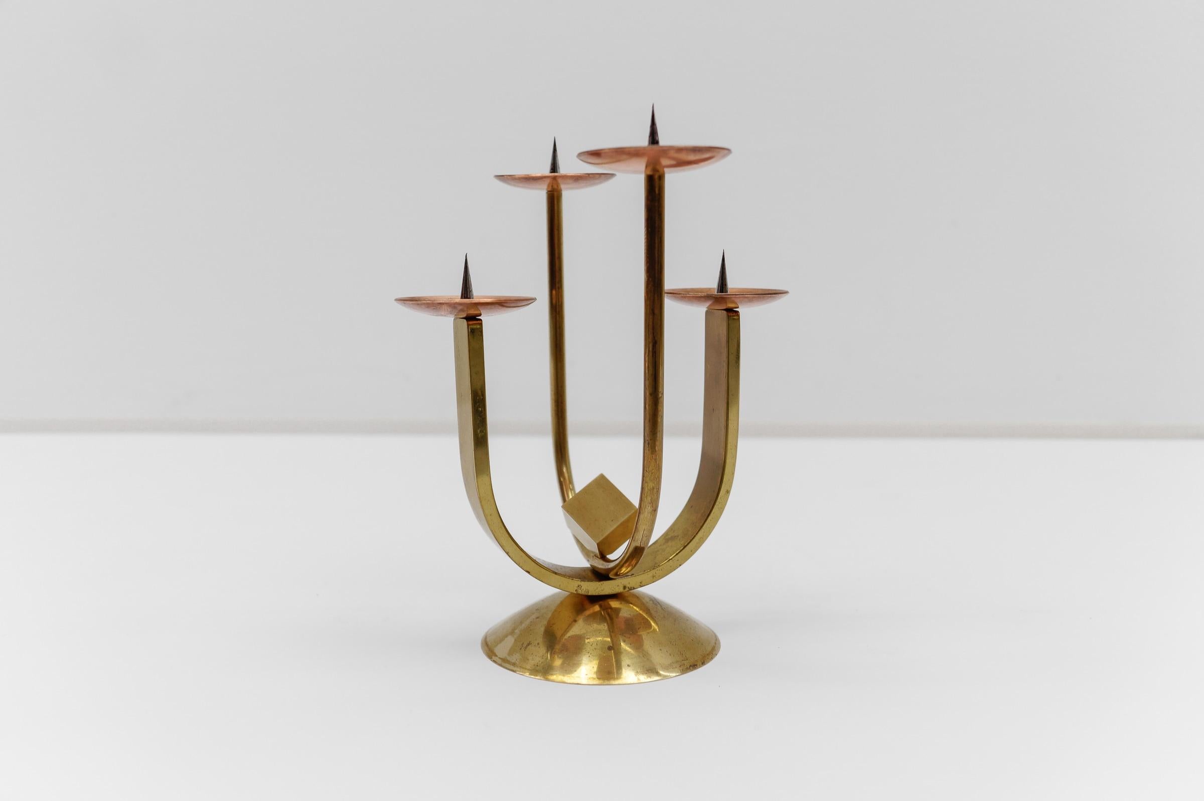 Artist Brutalist Candleholder Made in Brass and Copper, 1960s Austria

Super decorative, very puristic. 


 