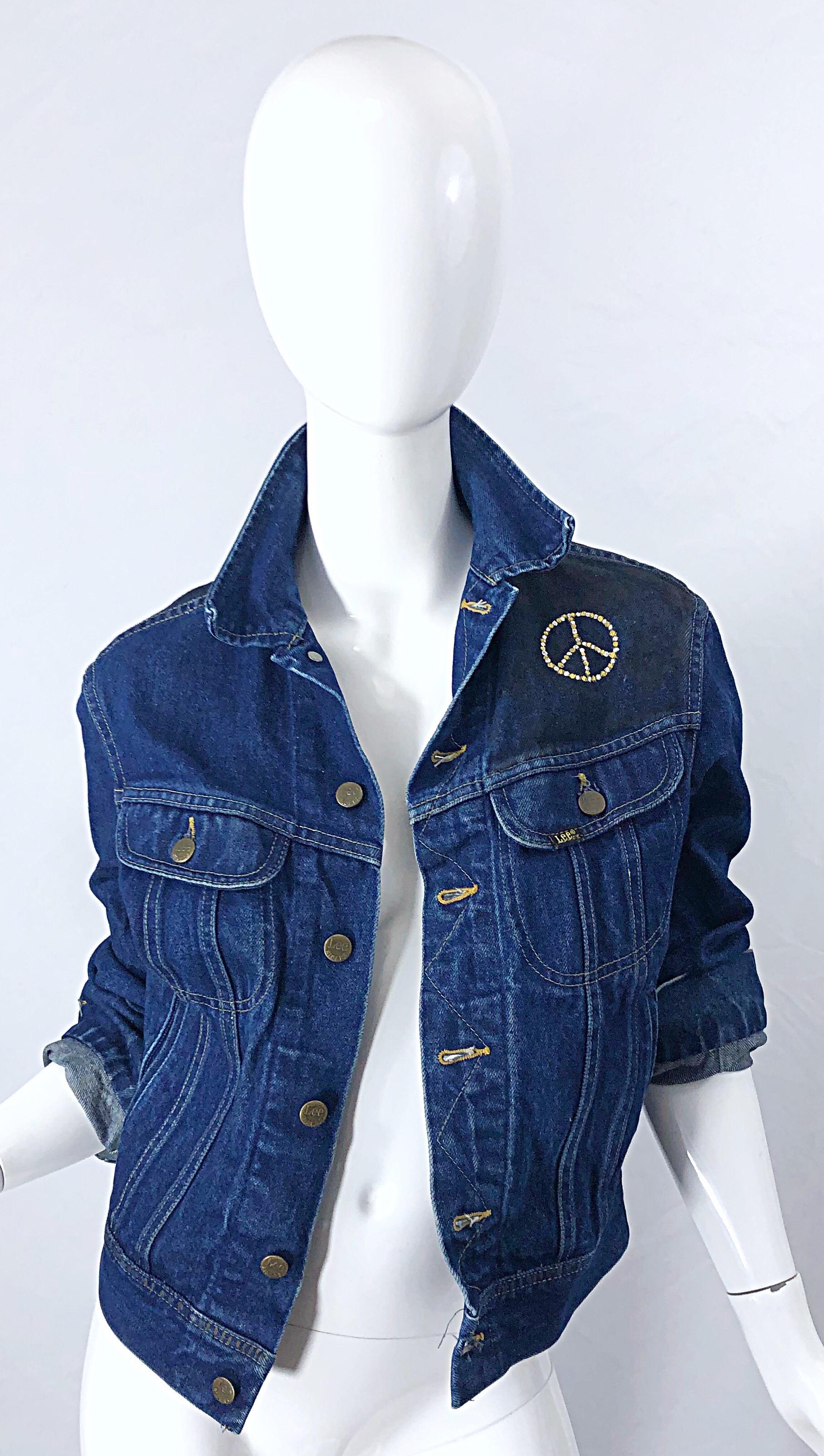 Artist Hand Painted Peace and Love Gold Black OOAK Blue Jean Denim 70s Jacket In Excellent Condition In San Diego, CA