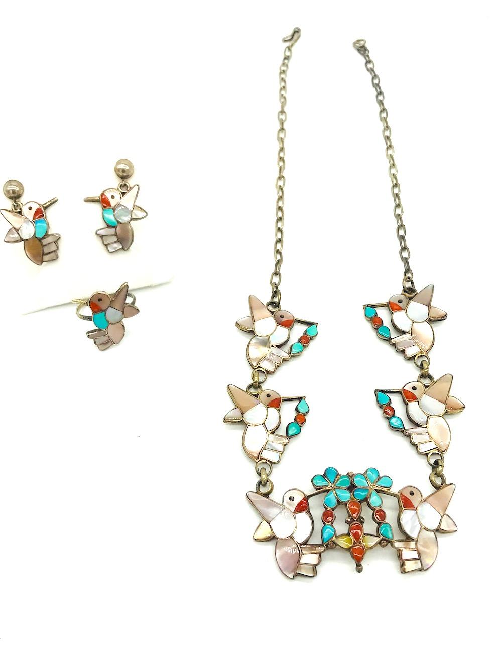 Artist Hummingbirds, Earring Necklace Ring Set, Turquoise and Mother of Pearl In Good Condition In Aliso Viejo, CA