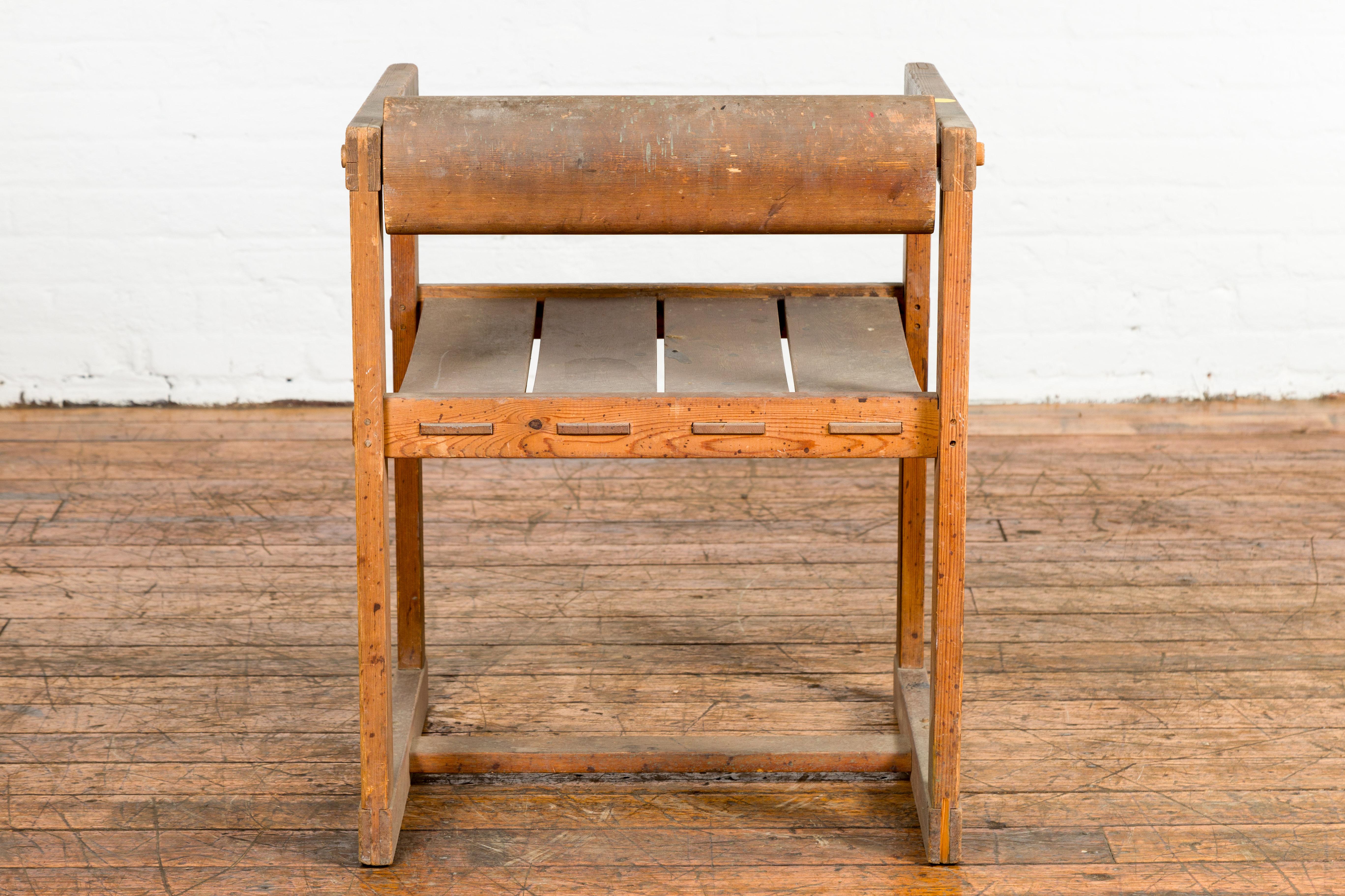 Chaise de bureau vintage de style industriel avec caractère rustique par un artiste en vente 6