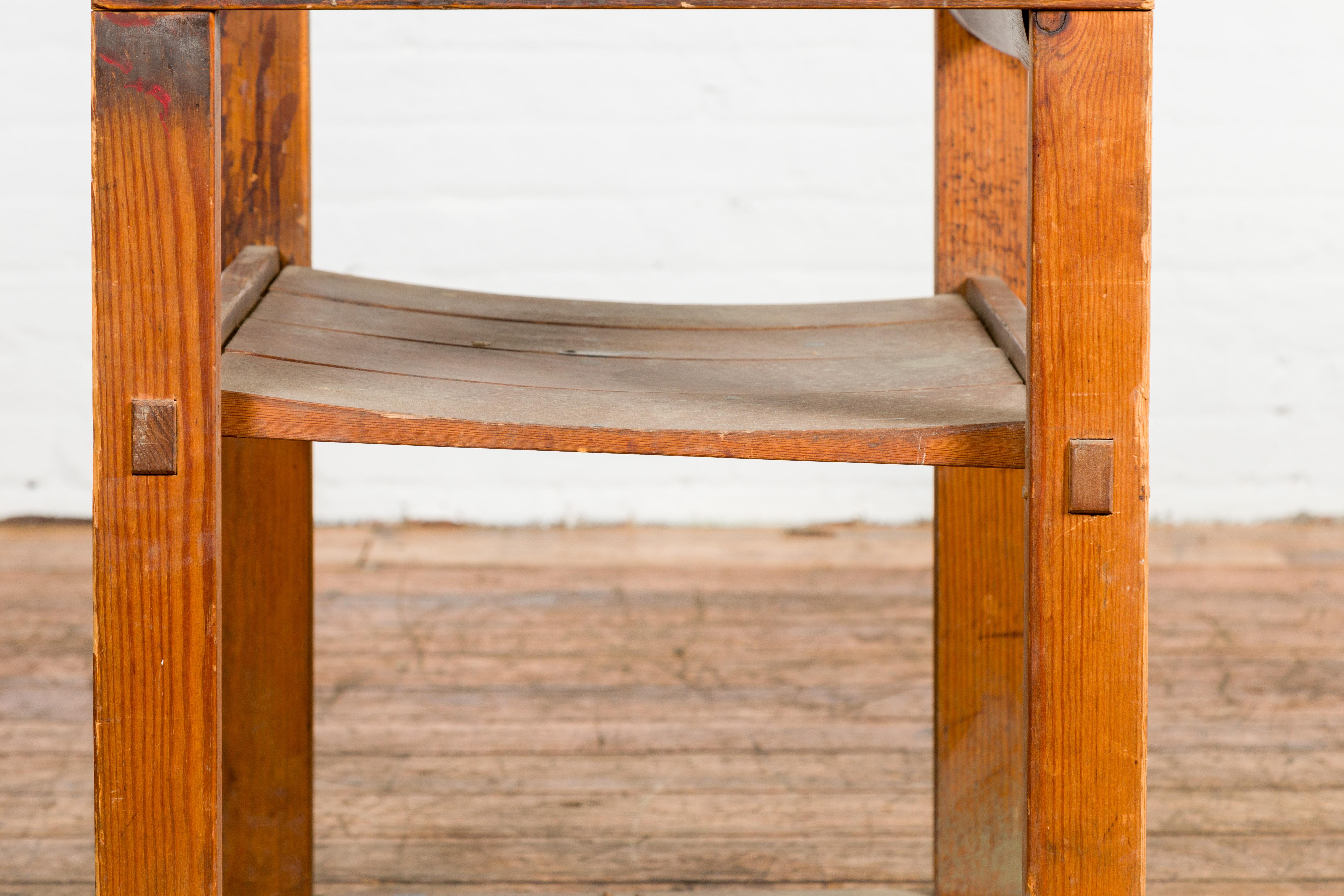 Künstlerischer Vintage-Schreibtischstuhl im Industriestil mit rustikaler Akzent im Angebot 8