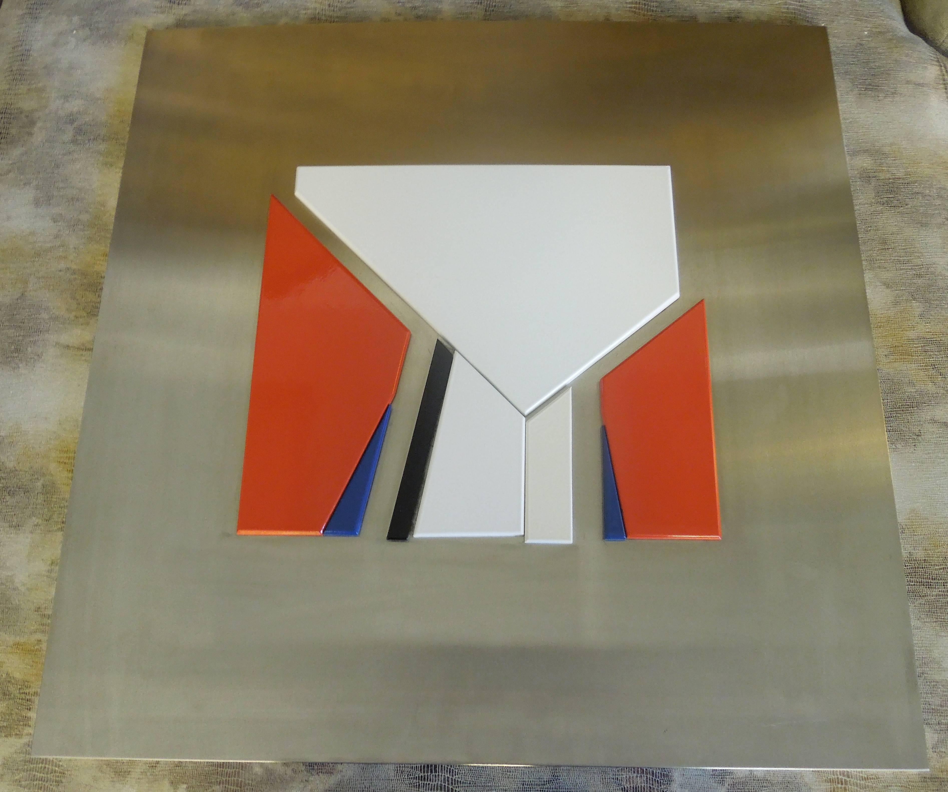 Jean Baier (1932-1999) était un peintre et sculpteur moderniste suisse. Cette pièce rare de la Galerie Ziegler à Genève, Suisse, montre 1971. Sur de l'acier inoxydable, se trouvent dix pièces en bois laqué. Blanc, crème, noir, rouge et bleu marine.