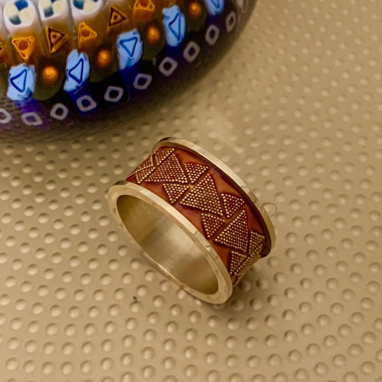 Modernist M. Baumann Enamel and Granulated Gold Band Ring, 1990 For Sale