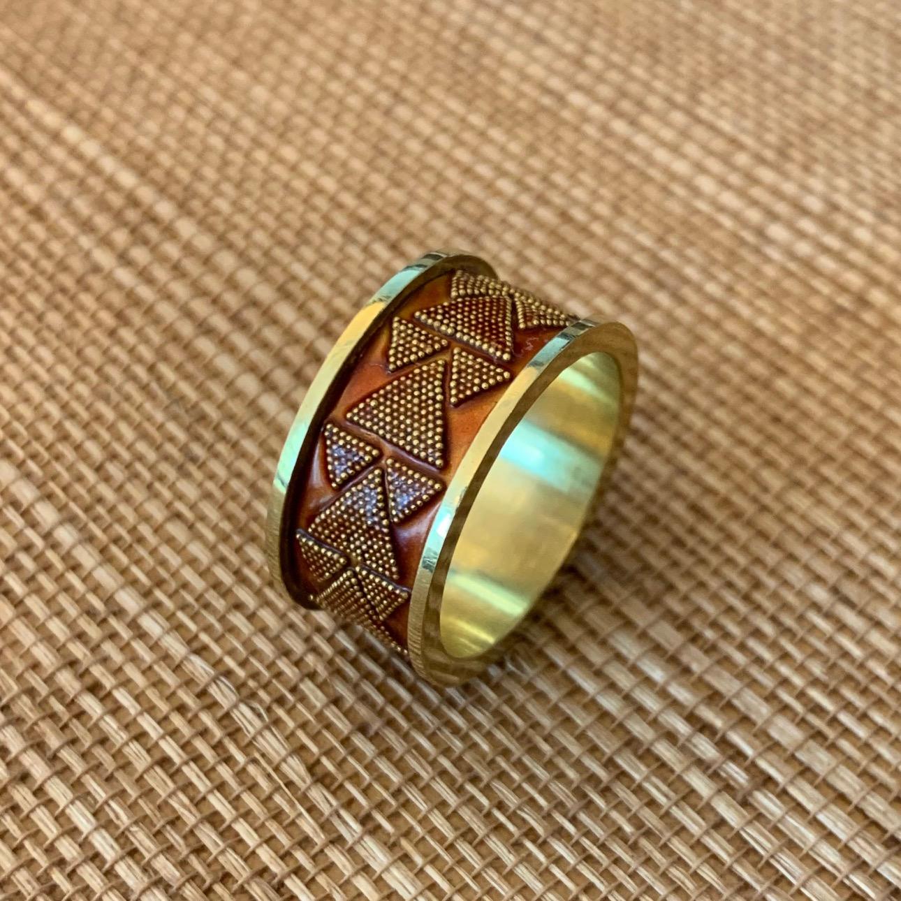 M. Baumann Enamel and Granulated Gold Band Ring, 1990 In Excellent Condition For Sale In New York, NY