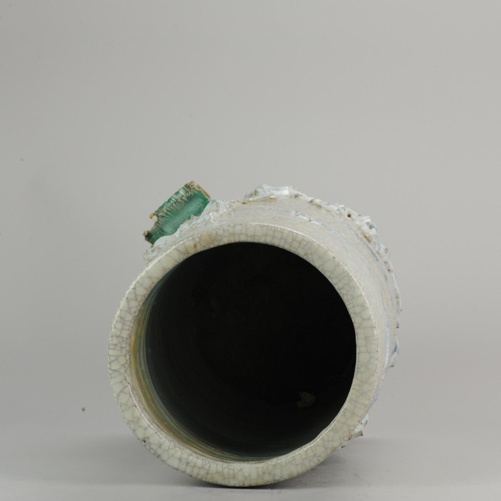 XX secolo Artista Liang Ju Cheng Porcellana Cinese Proc Bitong Brushpot Water Lands, ca1980 in vendita