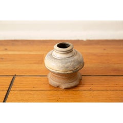 Vase en céramique émaillée fait par un artiste, signé