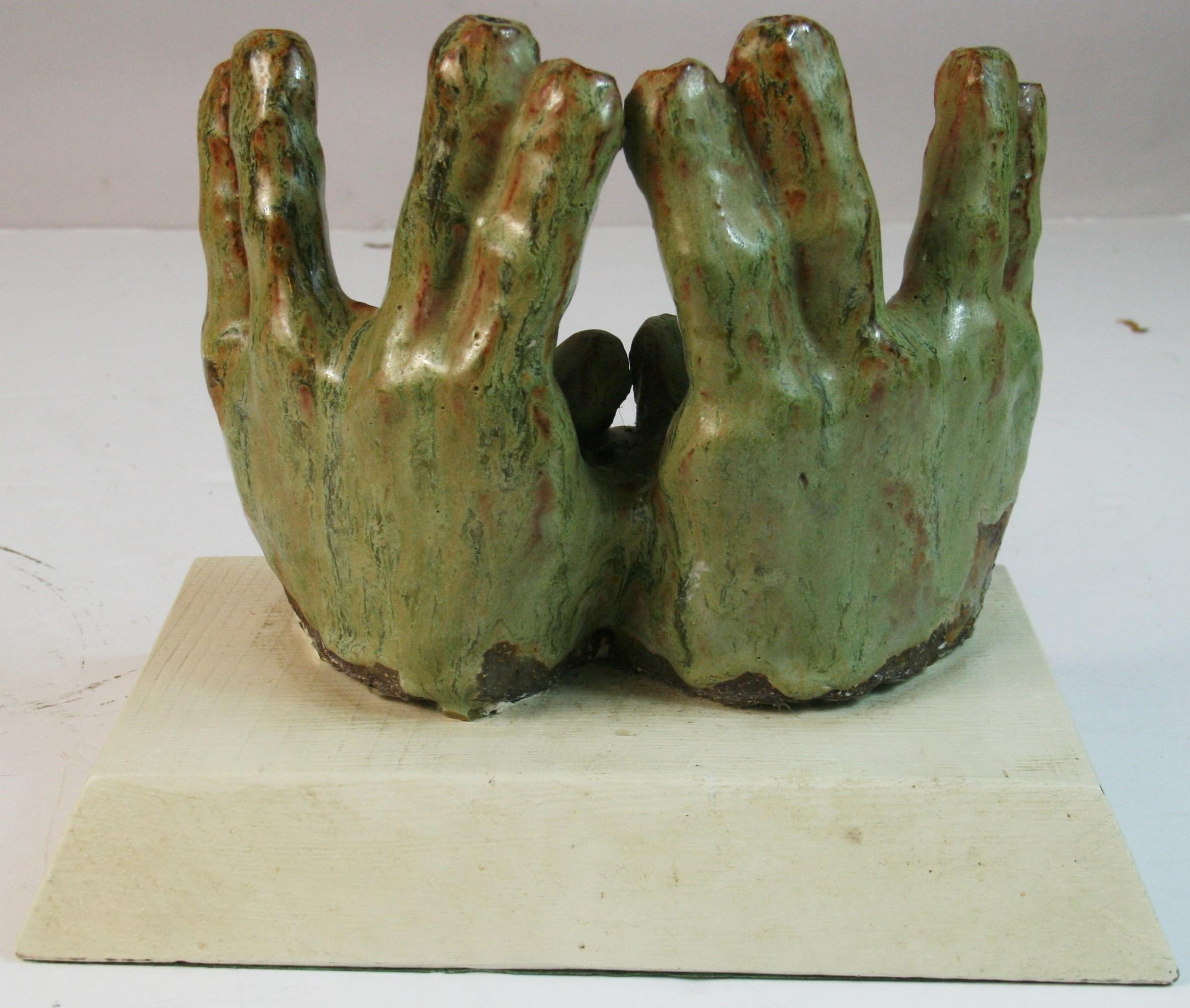 Hecho por un artistaPar de manos  Menorah /Escultura Cerámica esmaltada Contiene 9 velas en venta 2