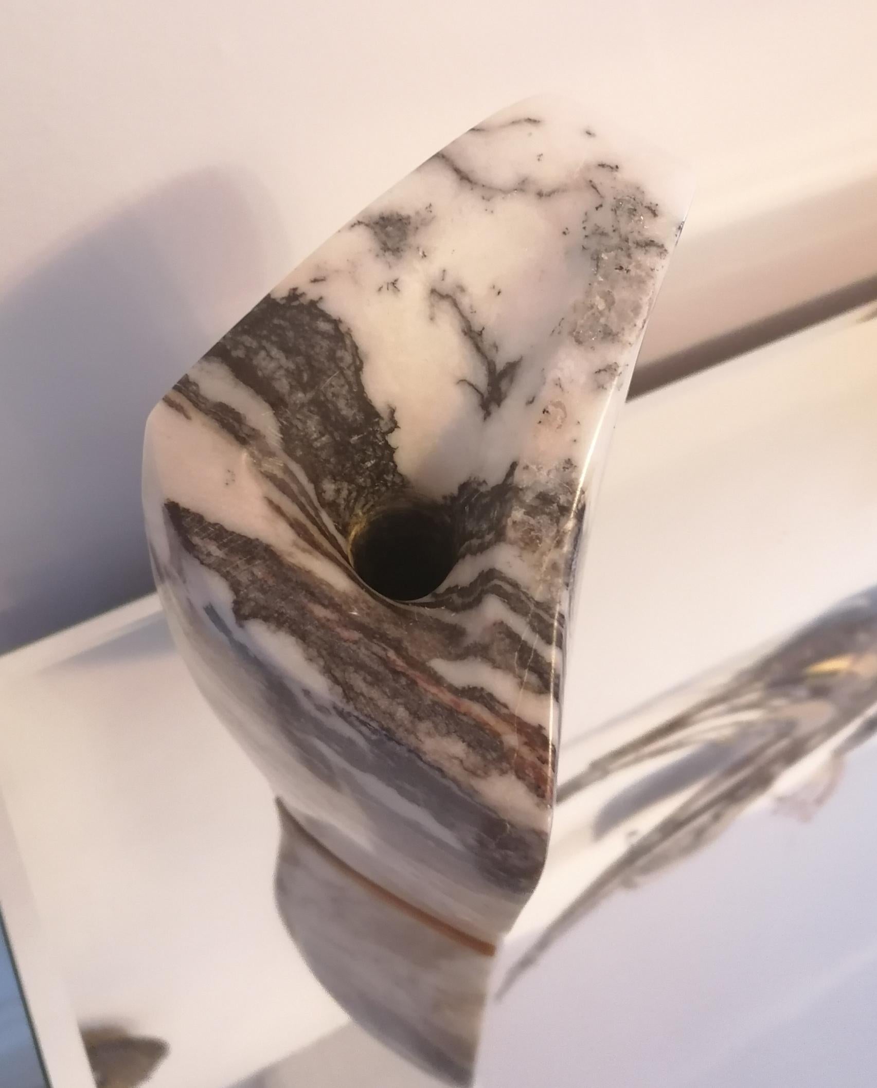 Vaso d'artista in marmo e noce d'epoca, firmato e datato 1986 in vendita 4