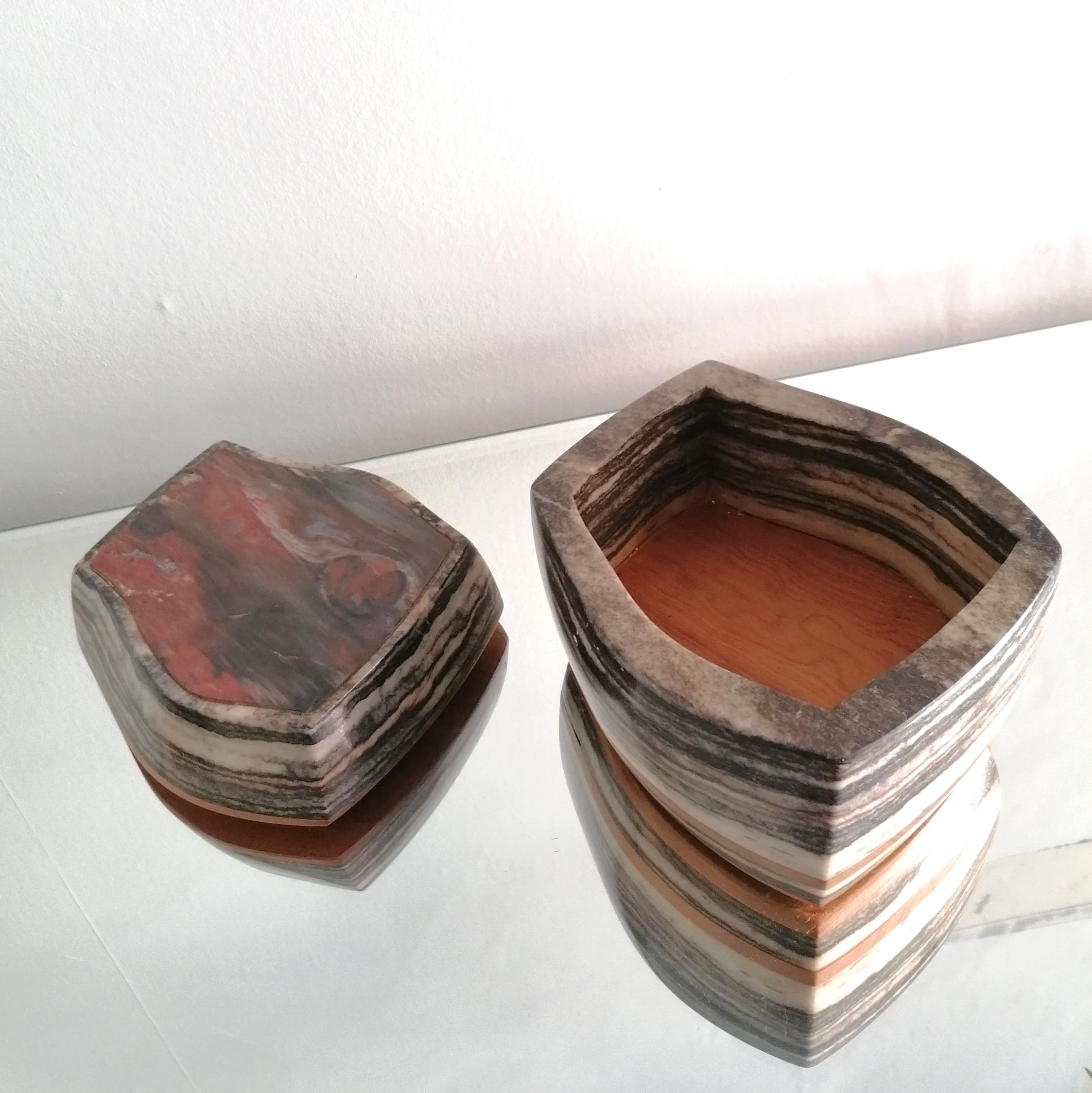 American Artist-made vintage onyx / agate & walnut lidded vessel box, signed & dated 1984 For Sale