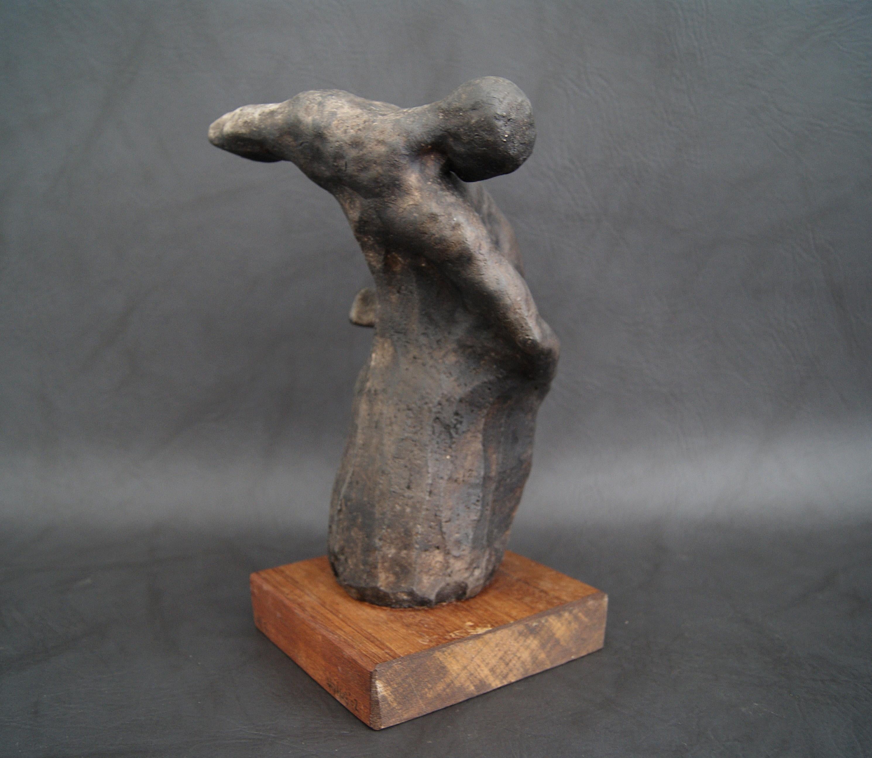 Gips-Skulptur des Künstlers, Bronzeskulptur mit Patina auf einem Holzsockel, abstrakte Kunst im Angebot 2
