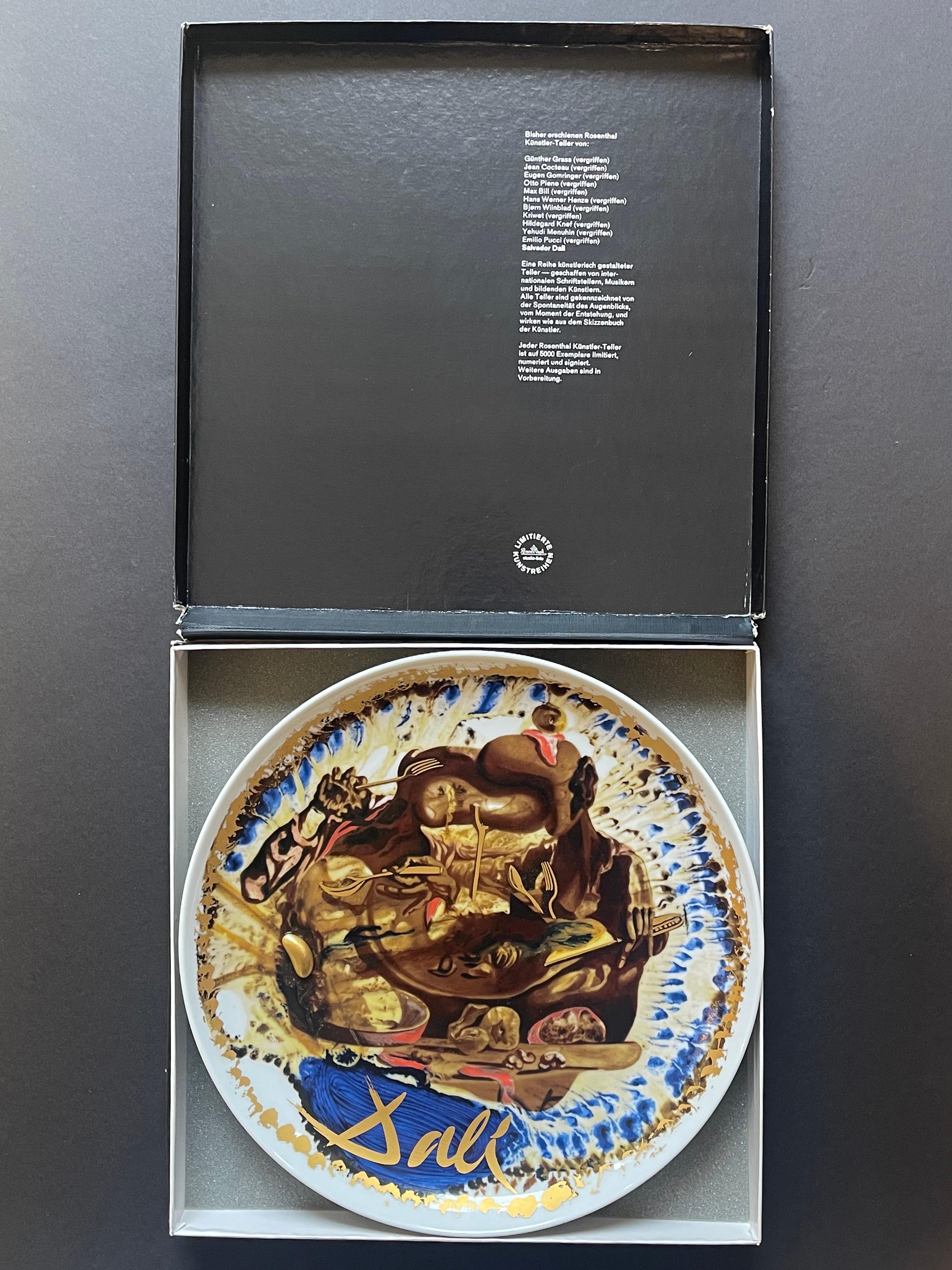 Allemand Assiette d'artiste n° 12 de Salvador Dalí pour Rosenthal '' L'Assiette De Gala'' Or  en vente