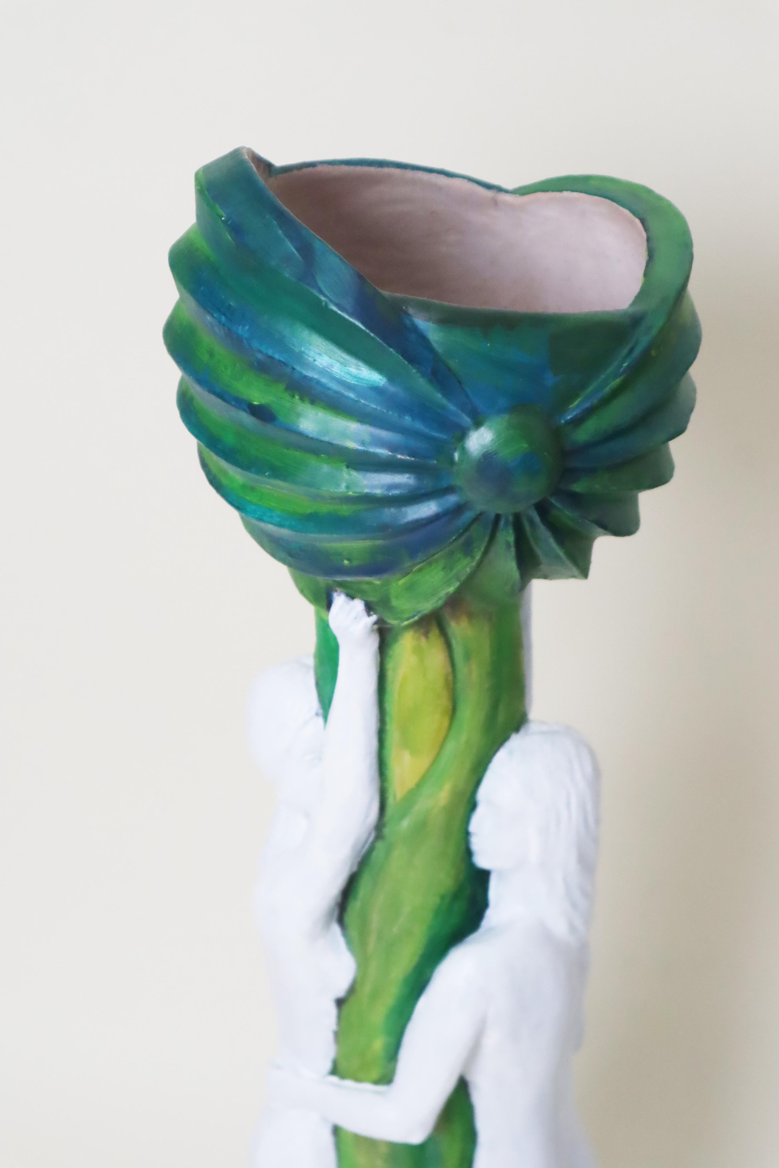 Artistics  Lampe de table en poterie Deux femmes nues tenant un pavot à opium en vente 2