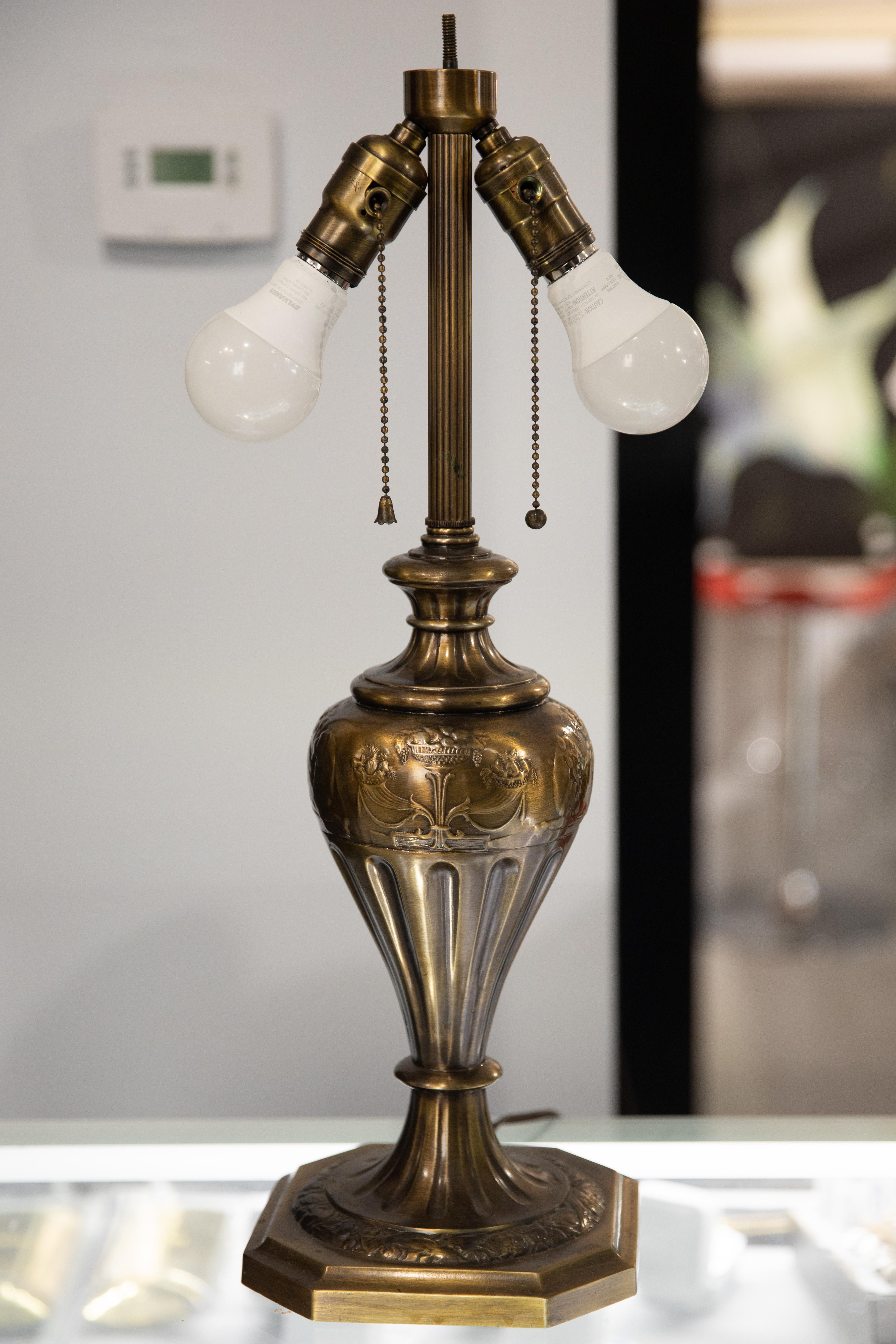 Artist Signed Pairpoint Reverse Painted Lamp, circa 1920s 2