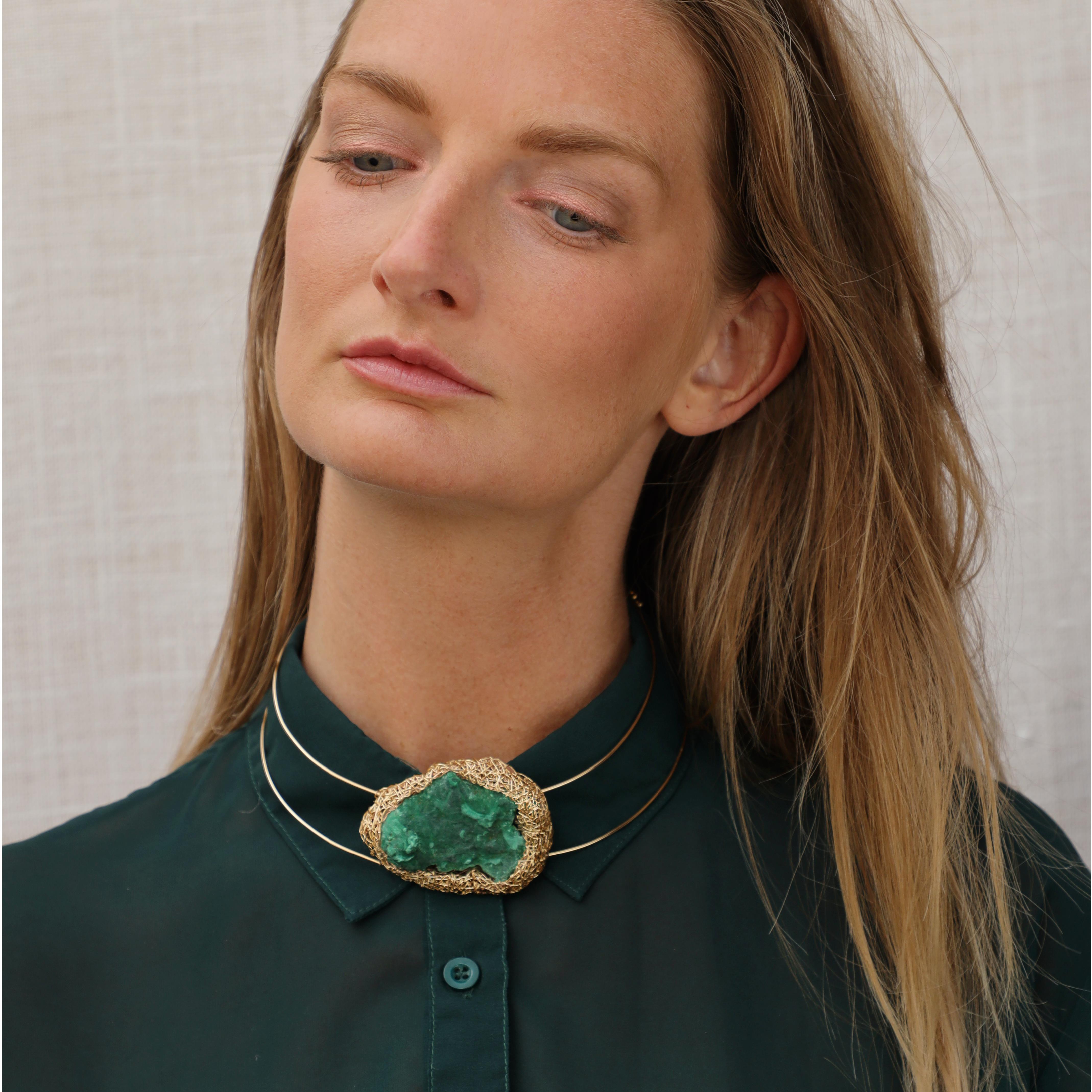 Artist Statement Choker in Raw Malachite 14 kt Yellow Gold F Cocktail Necklace For Sale 2
