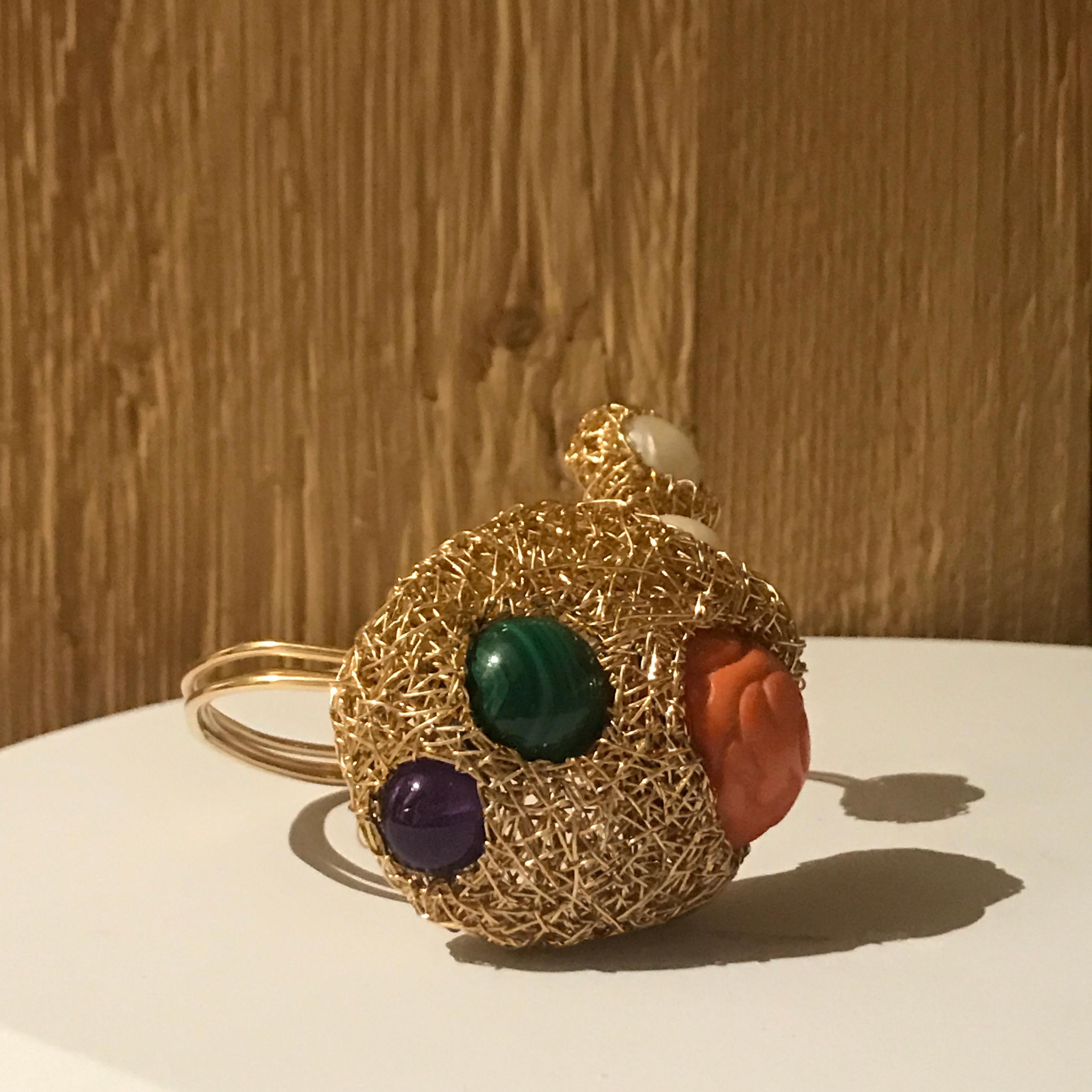 Artist Statement Coral Pearl Amethyst Malachite 14 kt Y Gold F Cocktail Cuff  In New Condition For Sale In Engelberg, CH