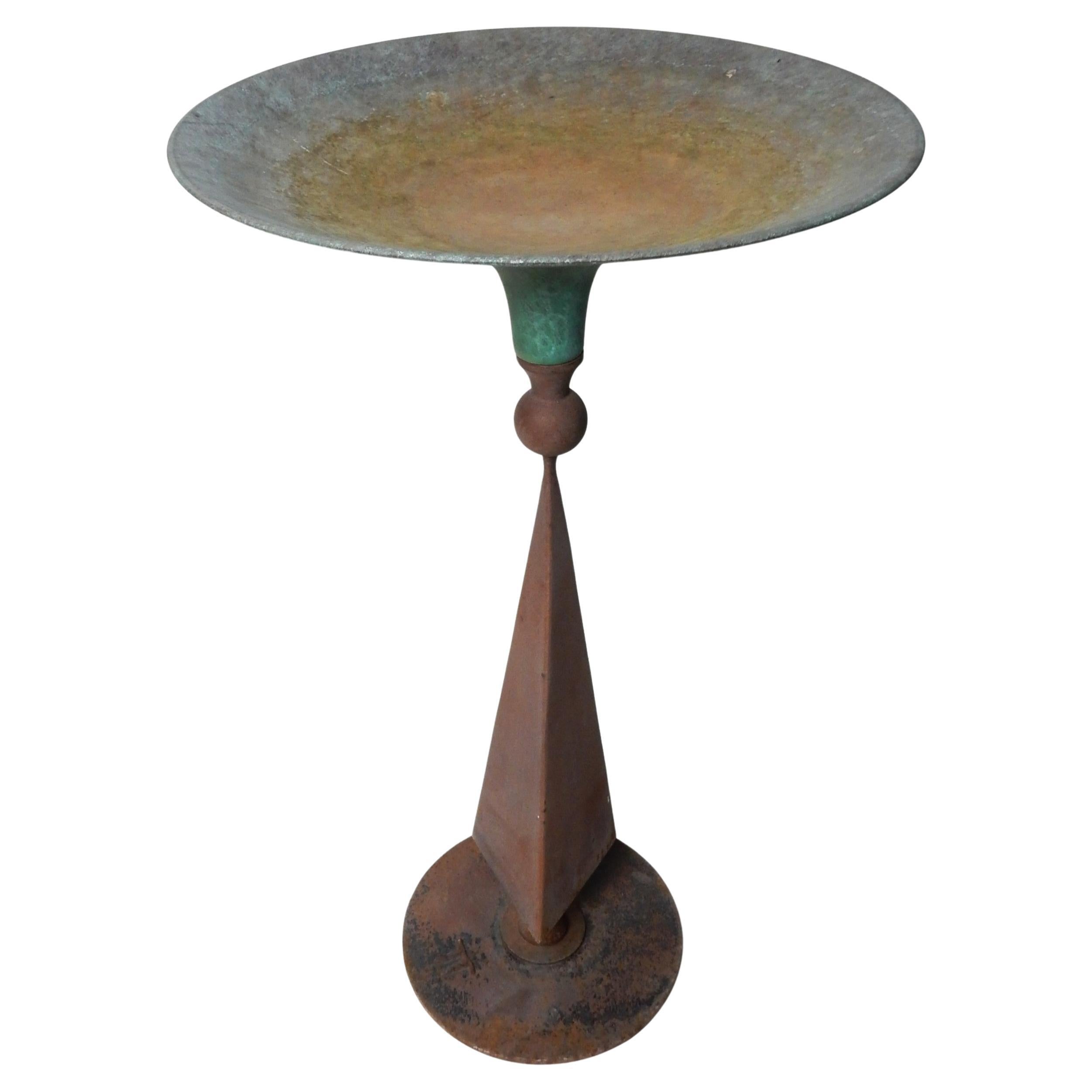 Postmoderne Artistics Tom Torrens Modernist Memphis Sculpture Bird Bath Garden Art en vente