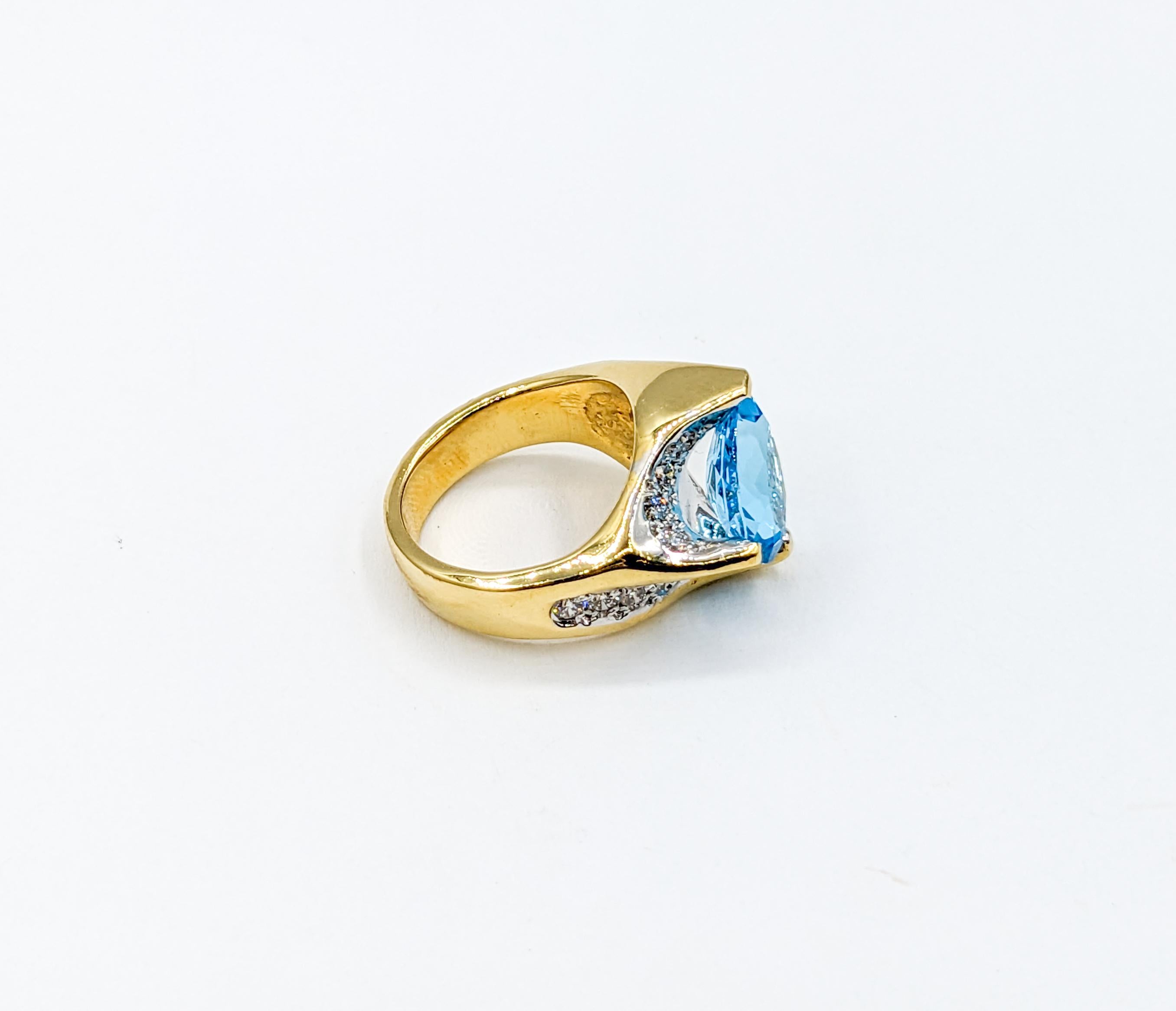 Artistic Blue Topaz & Diamond Cocktail Ring in 18k Gold In Excellent Condition For Sale In Bloomington, MN