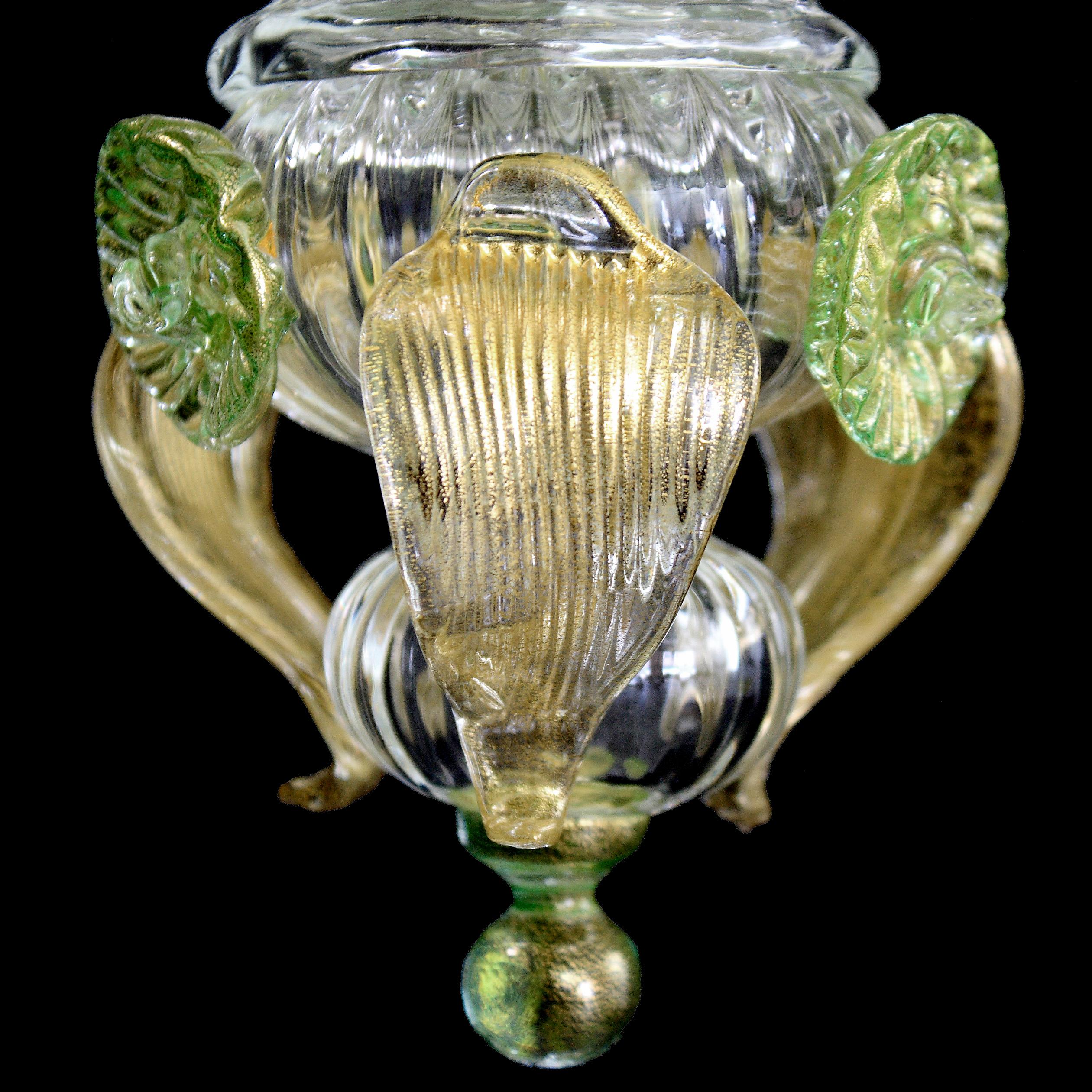 Vetro soffiato Lampada da soffitto artistica a 8 bracci, cristallo, verde, oro, vetro di Murano di Multiforme in vendita