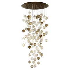 Illuminazione artistica da soffitto, sfere di quarzo fumé grigio-mocca di Multiforme