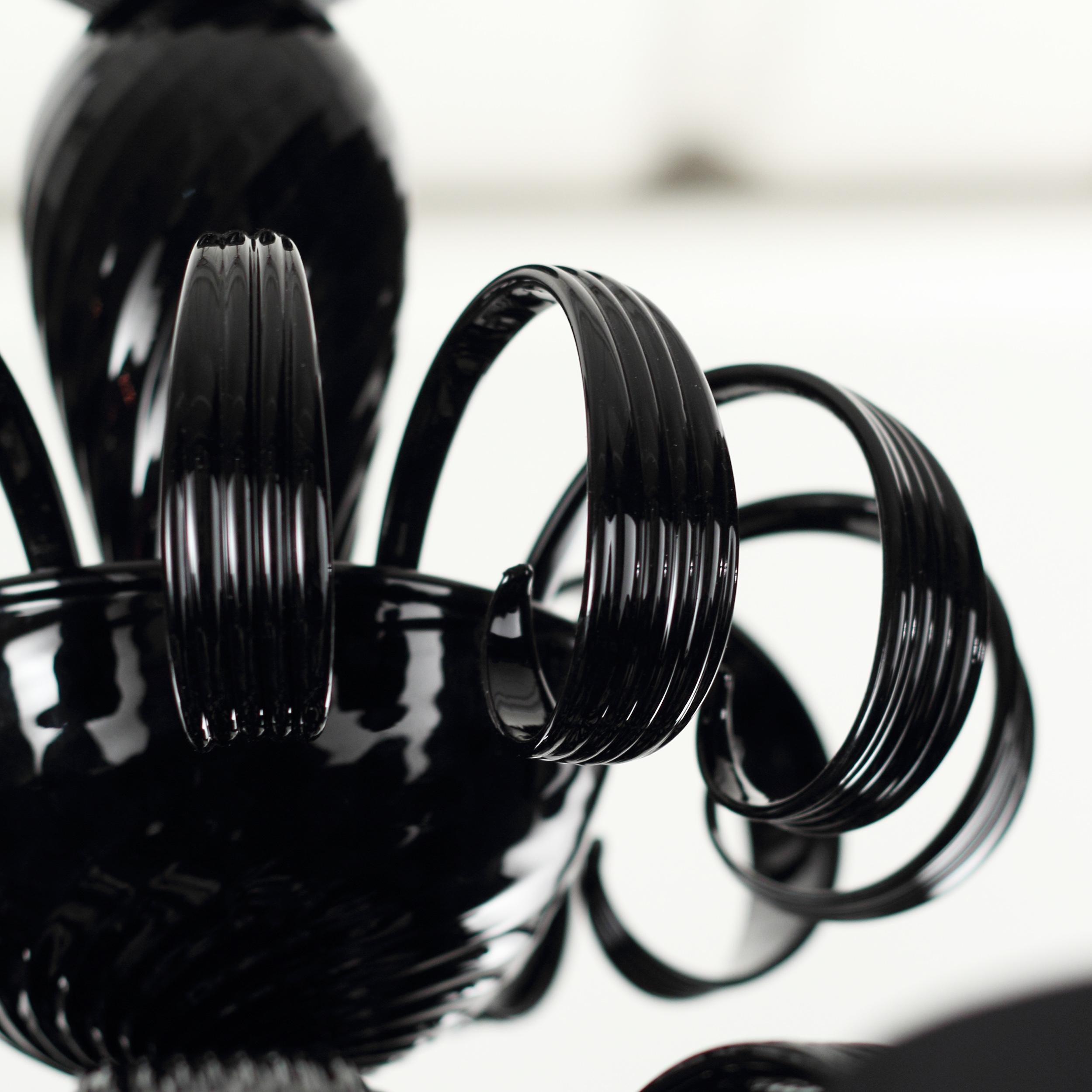 Altro Lampadario artistico 12+12 bracci in vetro di Murano nero, paralumi IKO di Multiforme in vendita