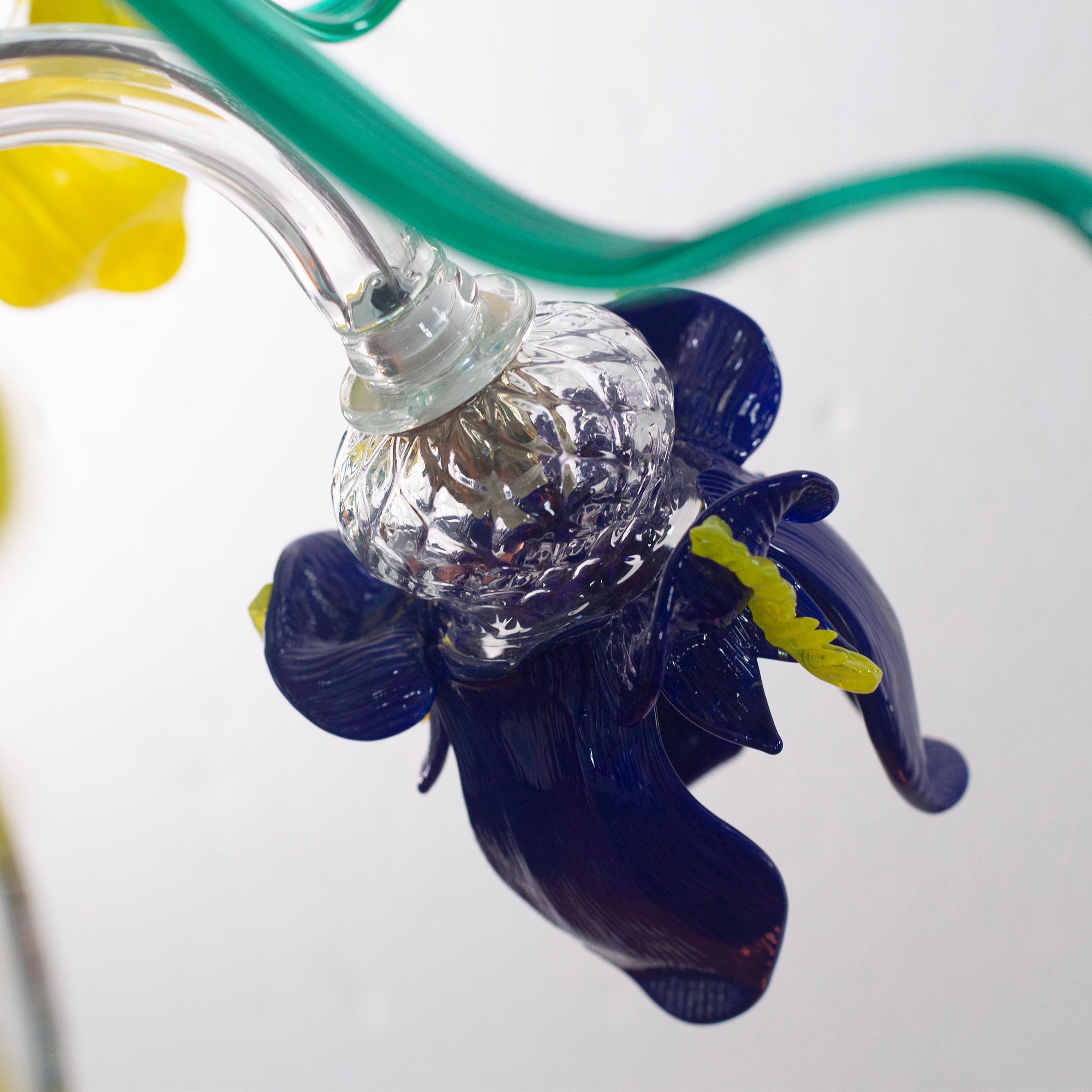 Artistic chandelier 12Arms clear-polychrome Murano Glass Iris by Multiforme For Sale 2