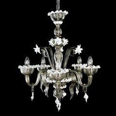 Lampadario artistico a 5 bracci in vetro di Murano bianco-grigio scuro di Multiforme in stock