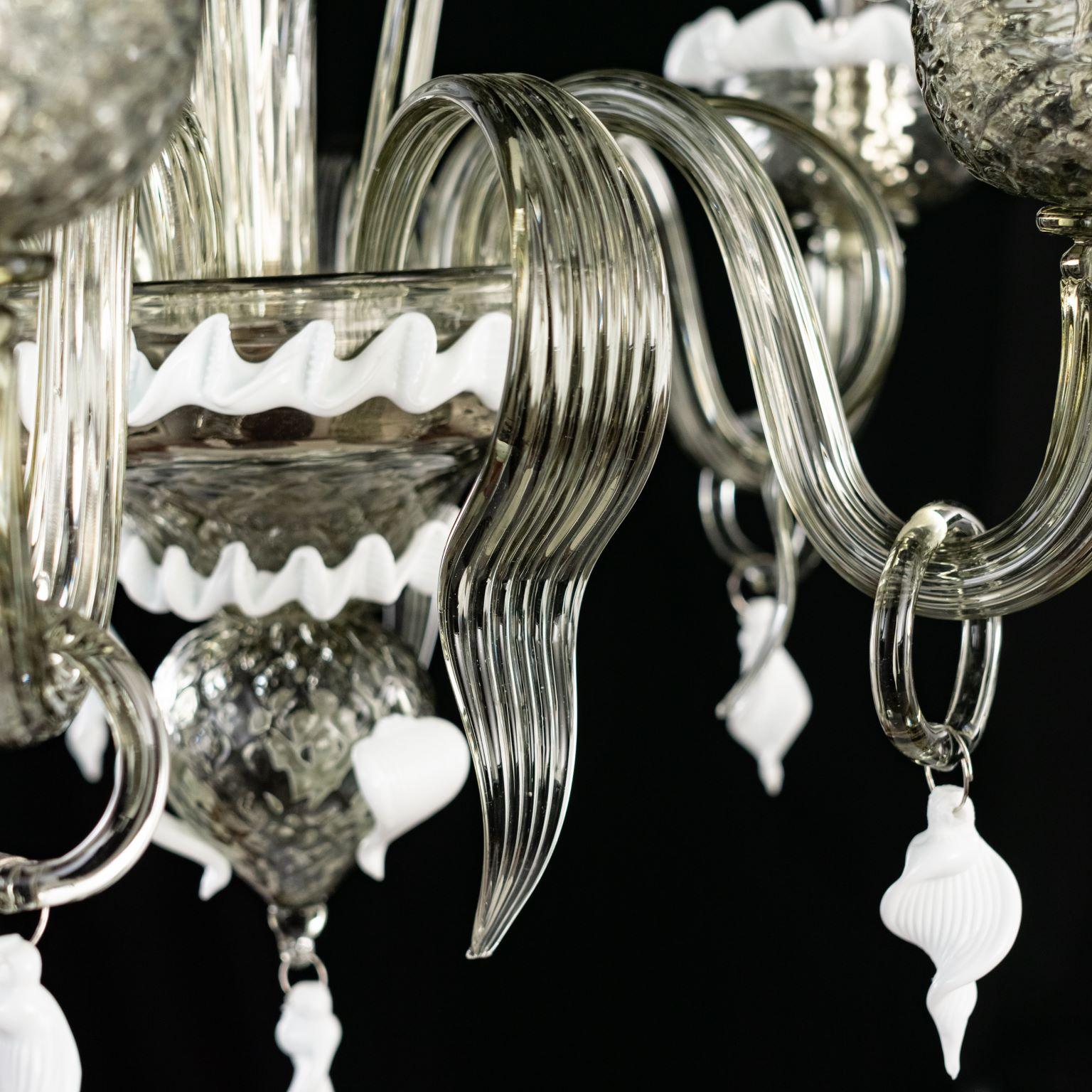 Artistic Chandelier 5 Arms Dark Grey-white Murano Glass by Multiforme in stock For Sale 2