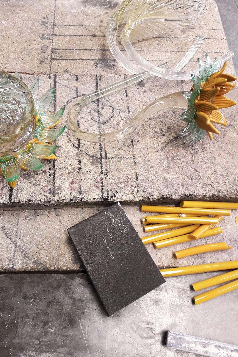 Lampadario artistico a 6 bracci in vetro di Murano chiaro-ambrato-verde Girasole di Multiforme in vendita 1