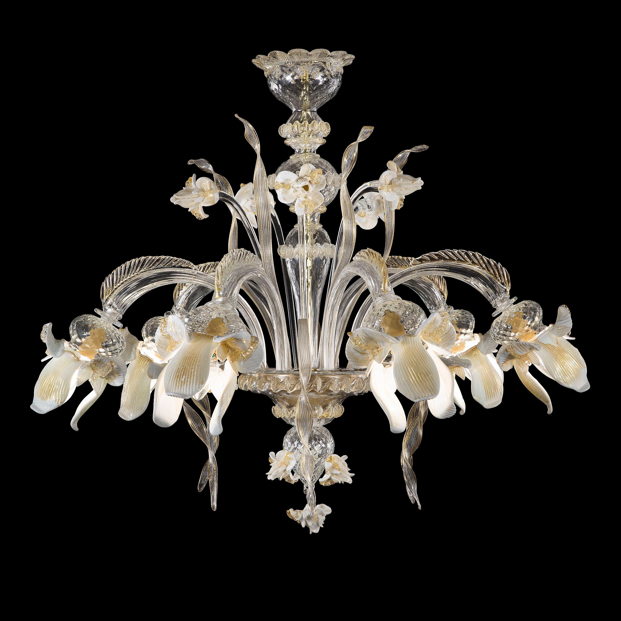 Artistic chandelier 6 armsclear-gold-white in Murano glass Iris garden by Multiforme.
Original and innovative artistic glass collection Iris garden. A collection inspired from the flowers. Iris garden is a lighting work that stands out thanks to