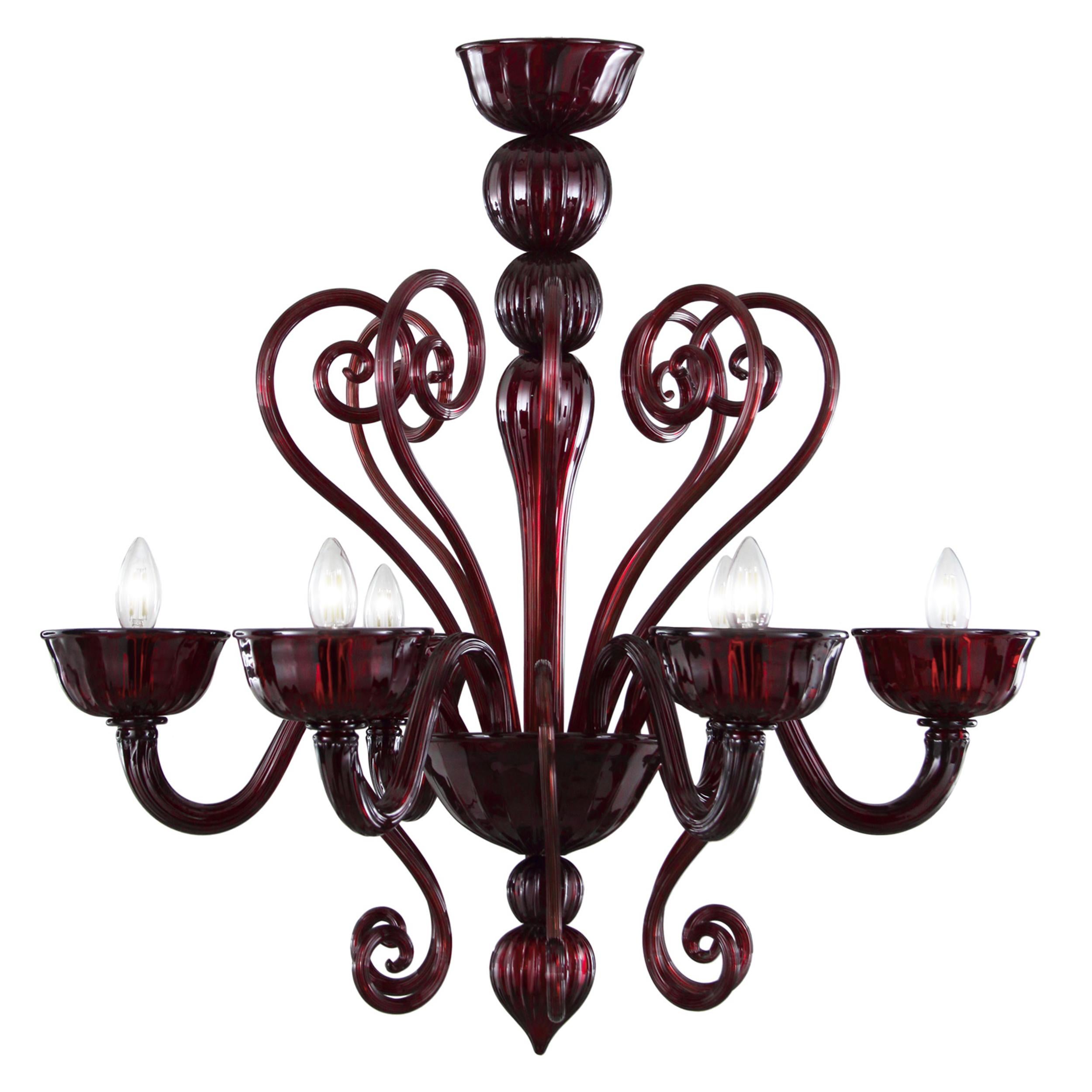 XXI secolo e contemporaneo Lampadario artistico a 6 bracci in vetro di Murano rosso scuro Gatsby N di Multiforme in stock in vendita