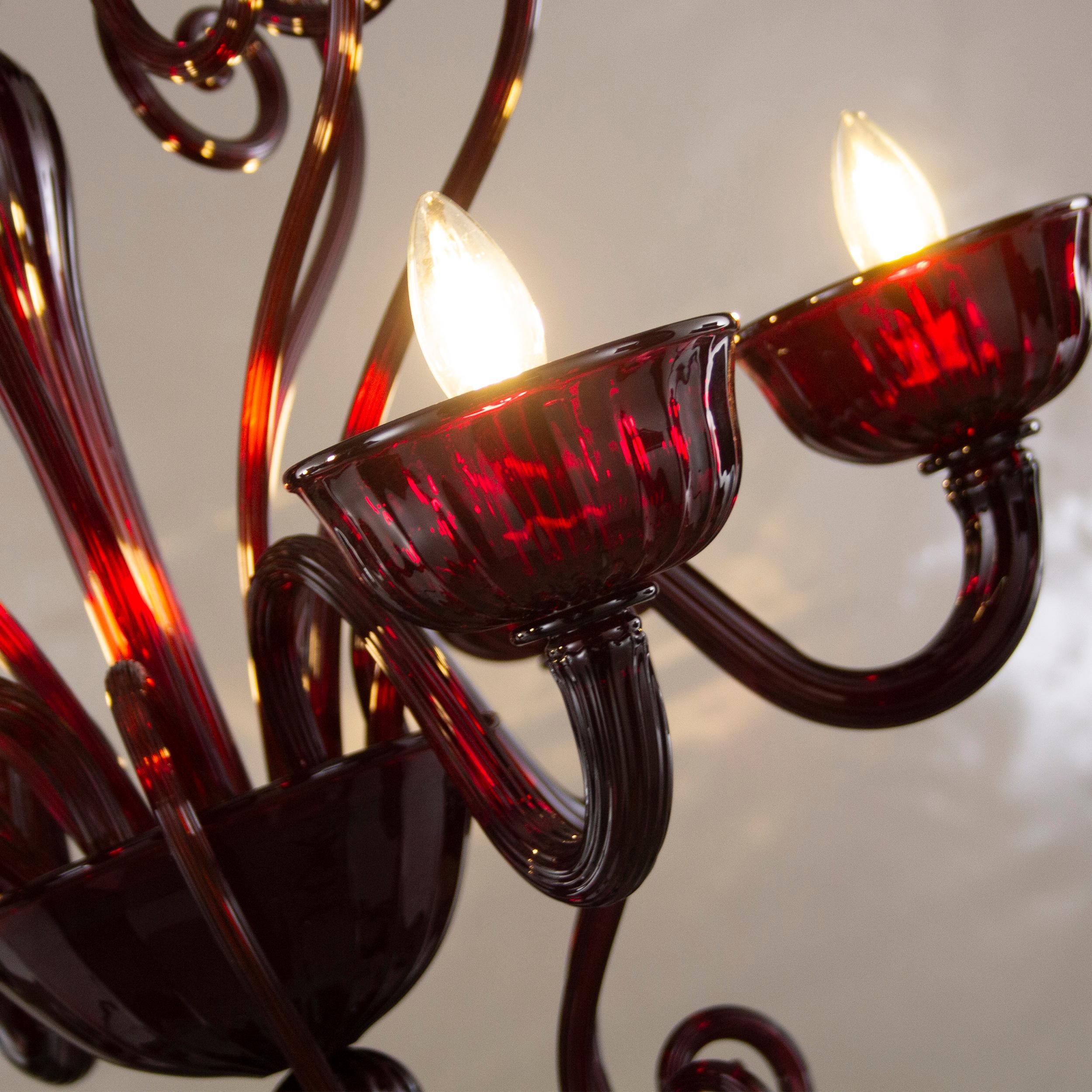 Vetro soffiato Lampadario artistico a 6 bracci in vetro di Murano rosso scuro Gatsby N di Multiforme in stock in vendita