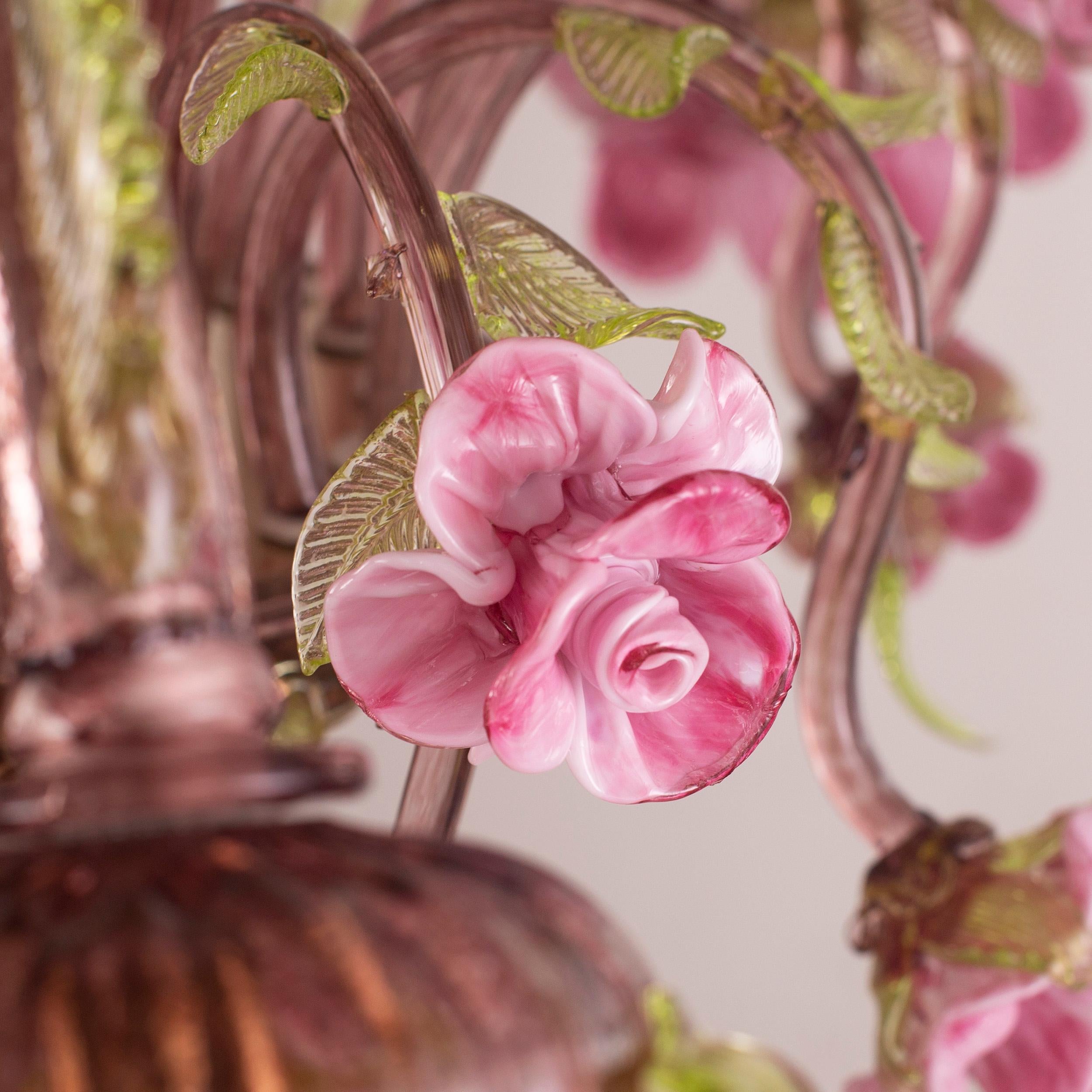 Artistischer 6-armiger Kronleuchter Amethyst-grün-rosa Murano Glas Rosae von Multiforme im Zustand „Neu“ im Angebot in Trebaseleghe, IT