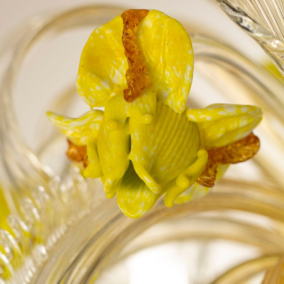 Artistischer 8-armiger Kronleuchter aus klarem, bernsteinfarbenem und gelbem Murano Glas von Multiforme im Angebot 1
