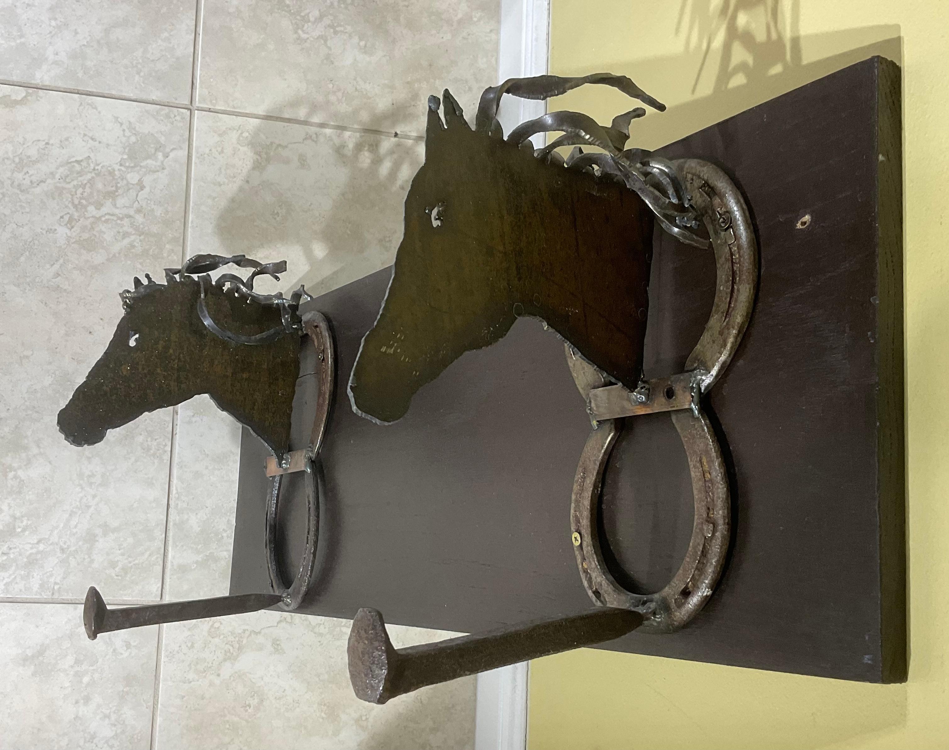 Estante o soporte de pared herradura ecuestre artística Hecho a mano en venta
