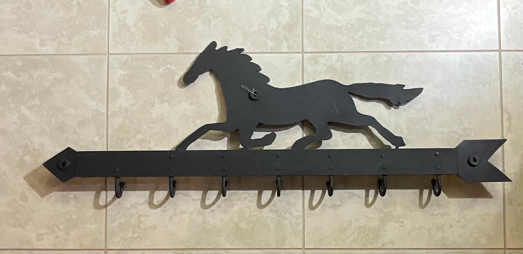 Künstlerische Pferdeskulptur aus Metall oder Wandhalterung im Angebot 3