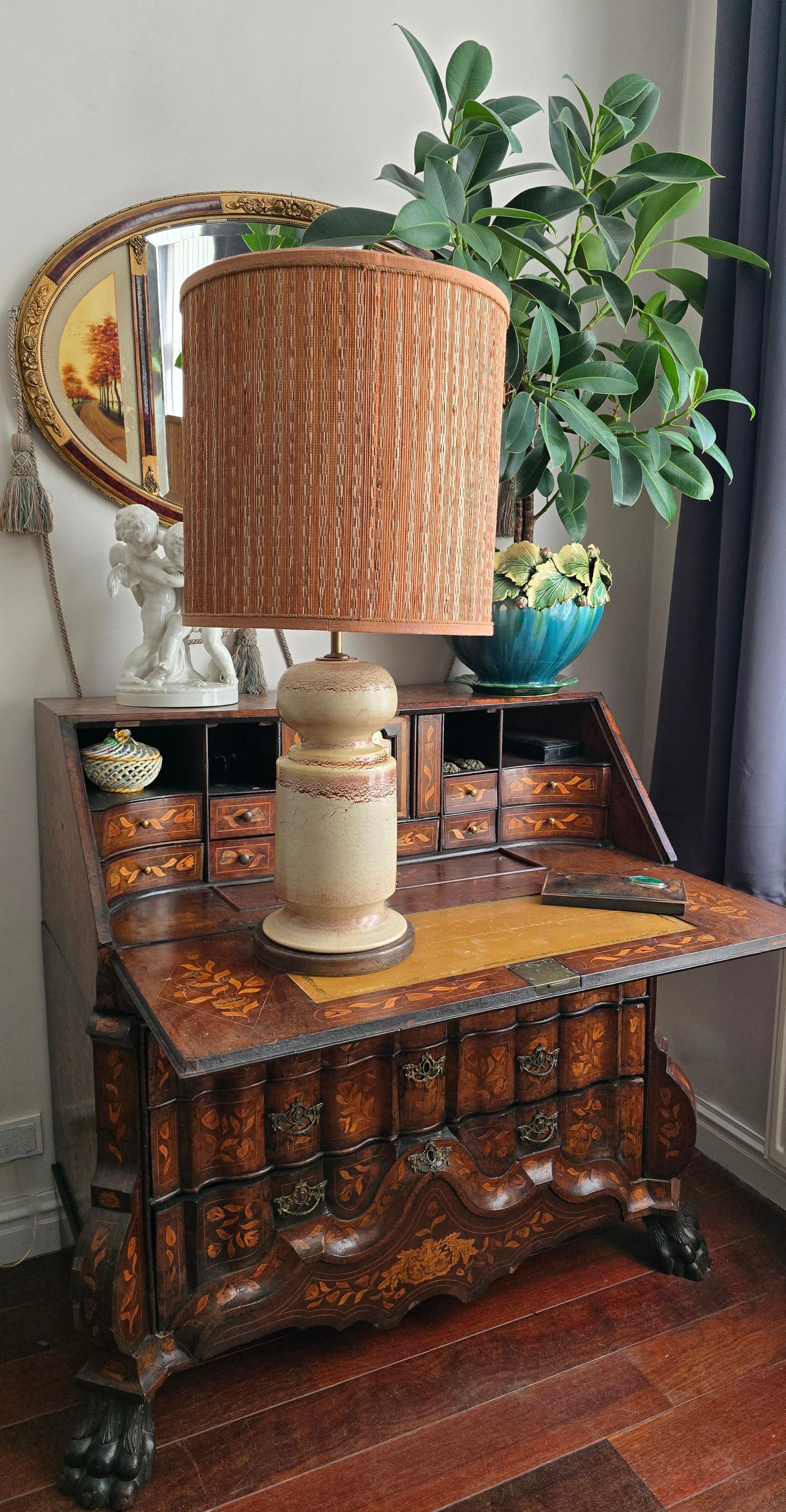 Francese Lampada da tavolo in ceramica francese Artistics - Eleganza di metà secolo con l'anima in vendita