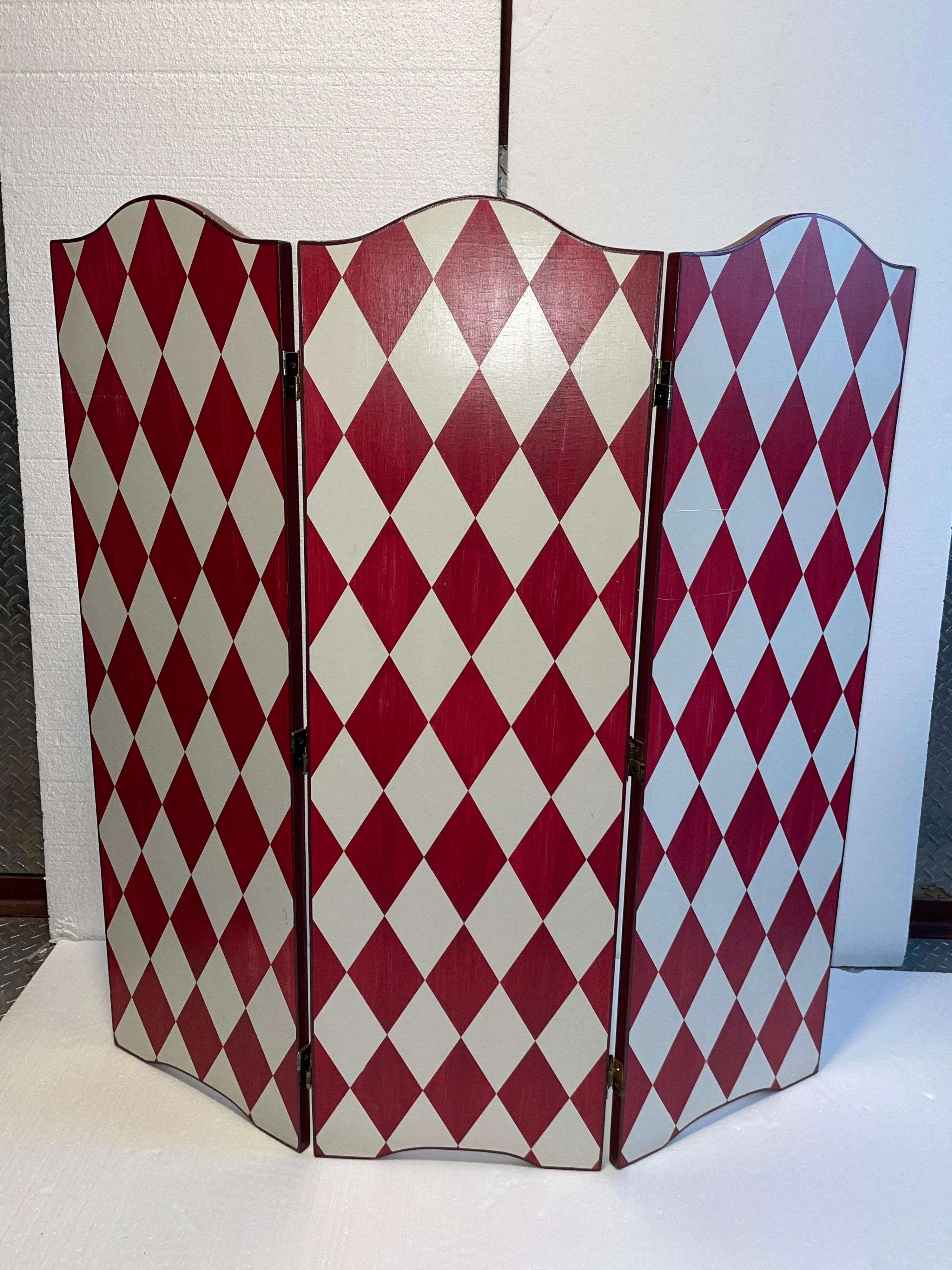 Belle Époque Artistic Hand Painted French Screen Divider in a Festive White and Deep Red For Sale