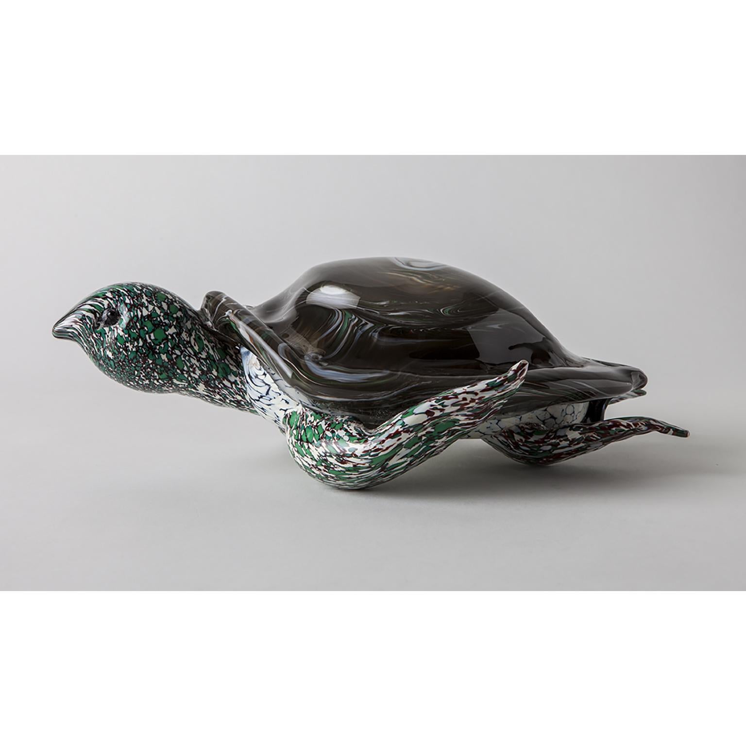 Escultura artística de cristal de Murano hecha a mano Tortuga aguamarina Moderno en venta