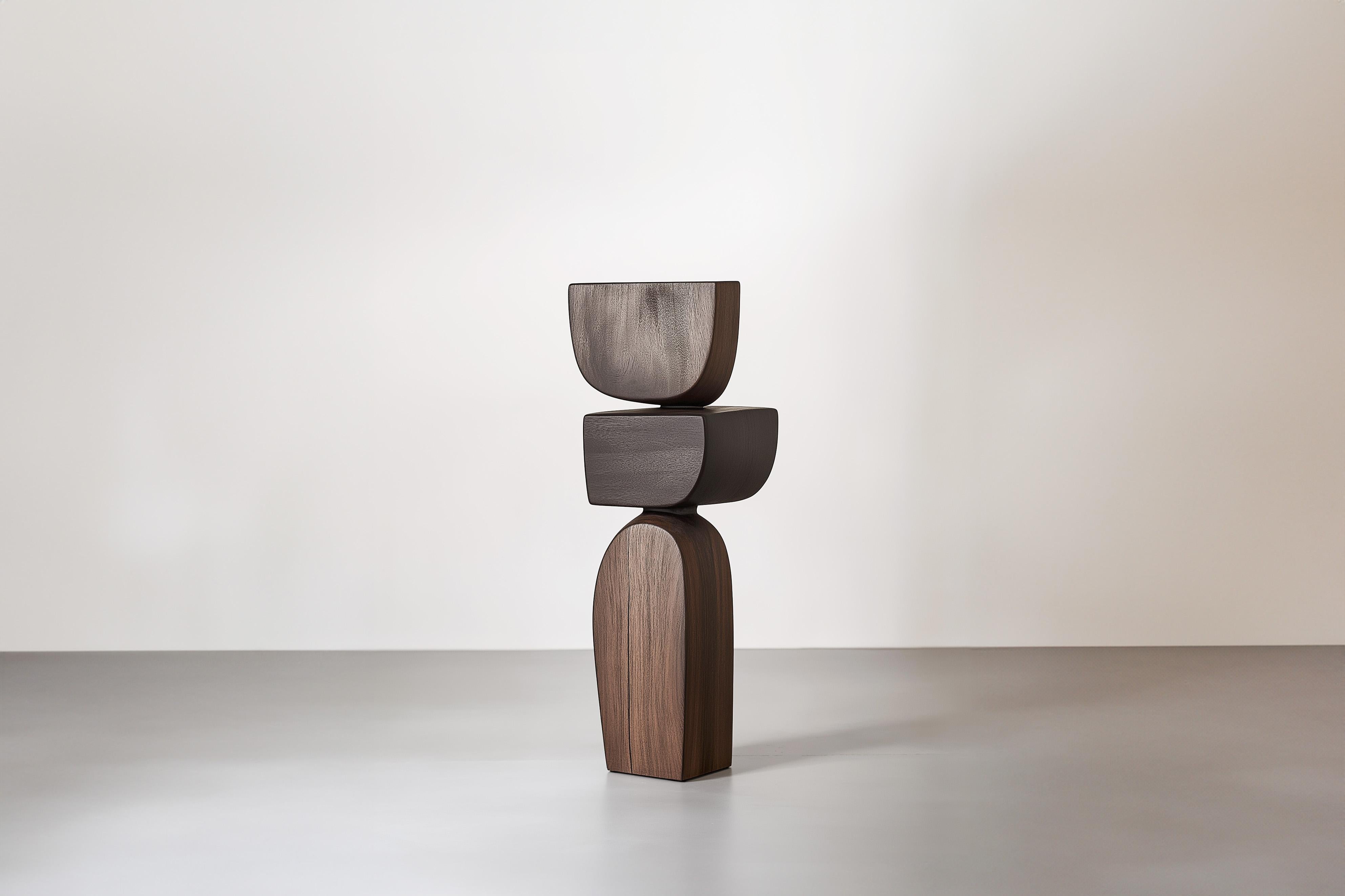 Installazione Artistica Lull No21 - Scultura in legno di NONO per A Space Contemporary

---
L'equilibrio e la tensione sono al centro di queste sculture. L'interazione tra le forme lisce e arrotondate e le basi solide e angolari crea un delicato