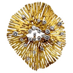 Artistic Italian Modernist Brooch in 18K Yellow Gold and Diamonds