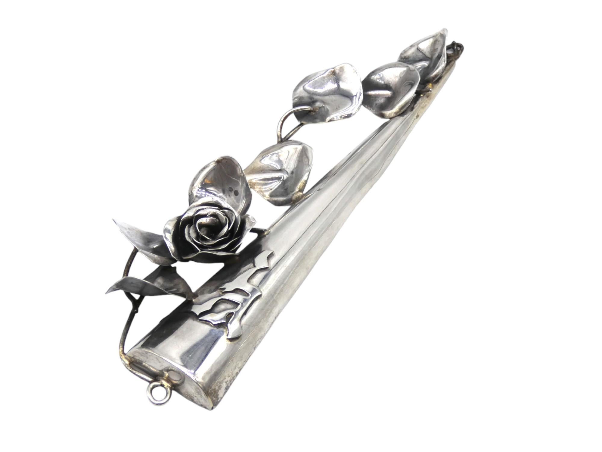 Mezuzah artística grande de plata, Israel Circa, 1980 en Bueno estado para la venta en New York, NY