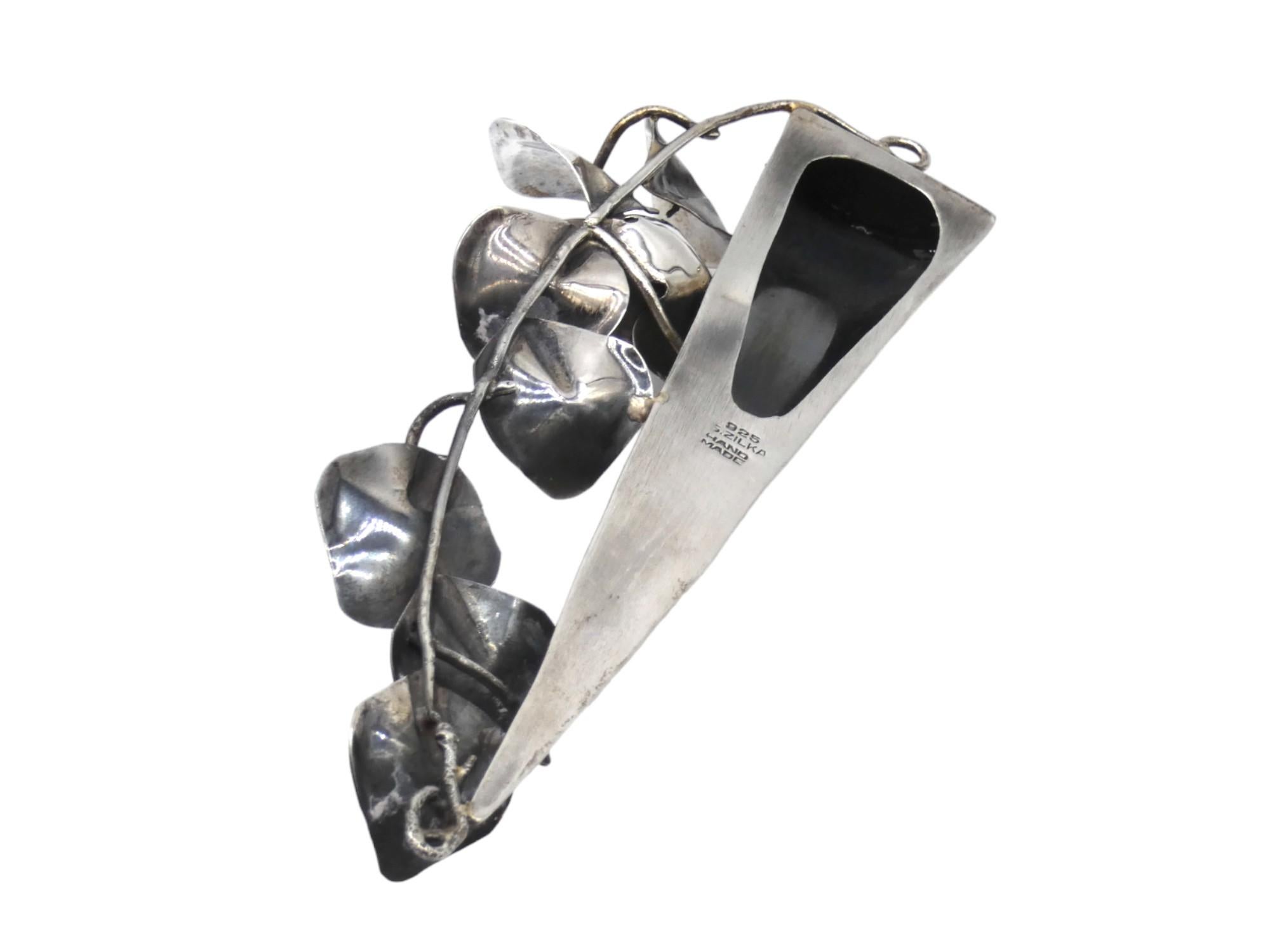 Mezuzah artística grande de plata, Israel Circa, 1980 Plata esterlina en venta