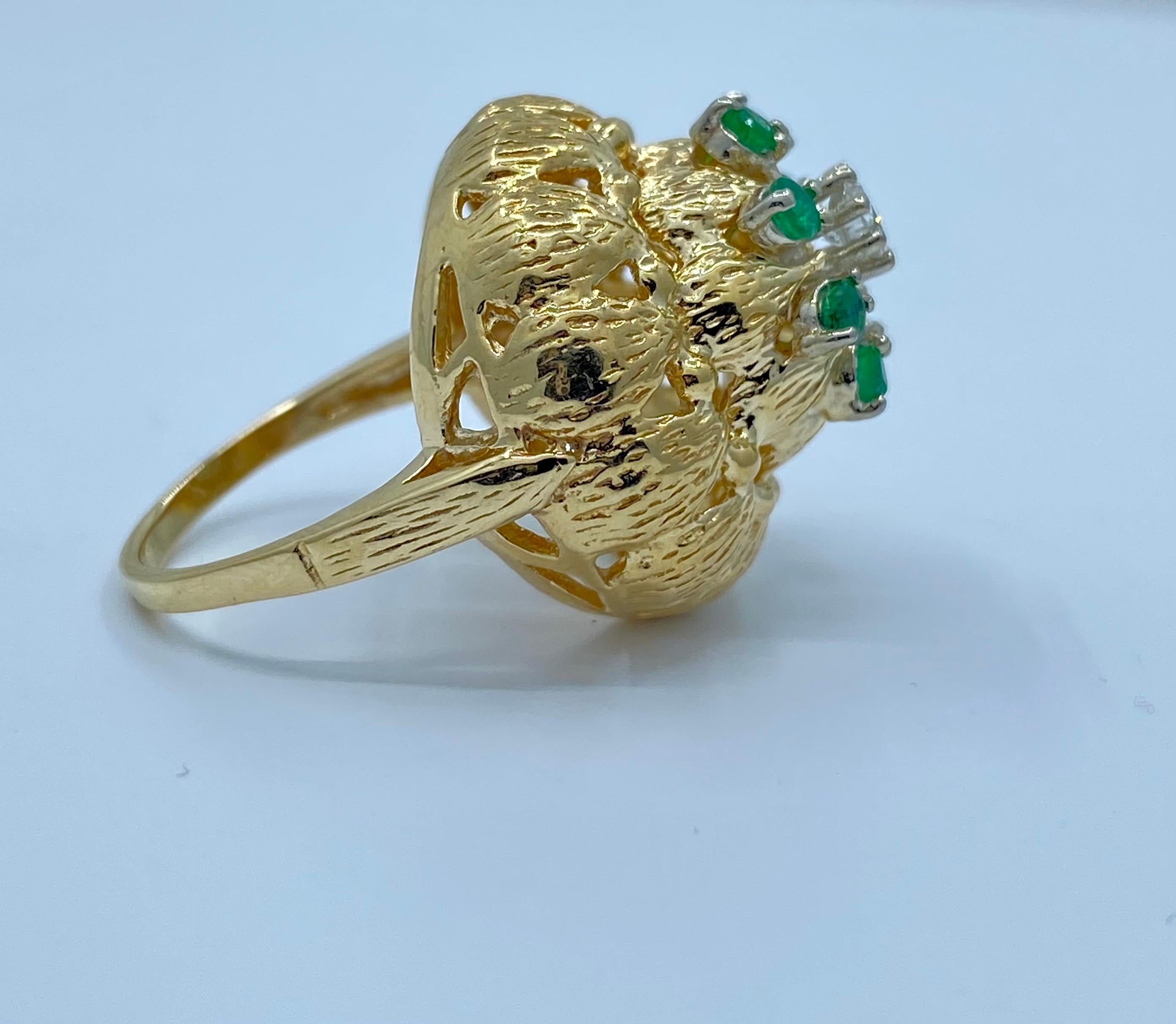 Artistic Midcentury Flower Motif Emerald and Diamond 18k Gold Textured Dome Ring In Excellent Condition In Tustin, CA