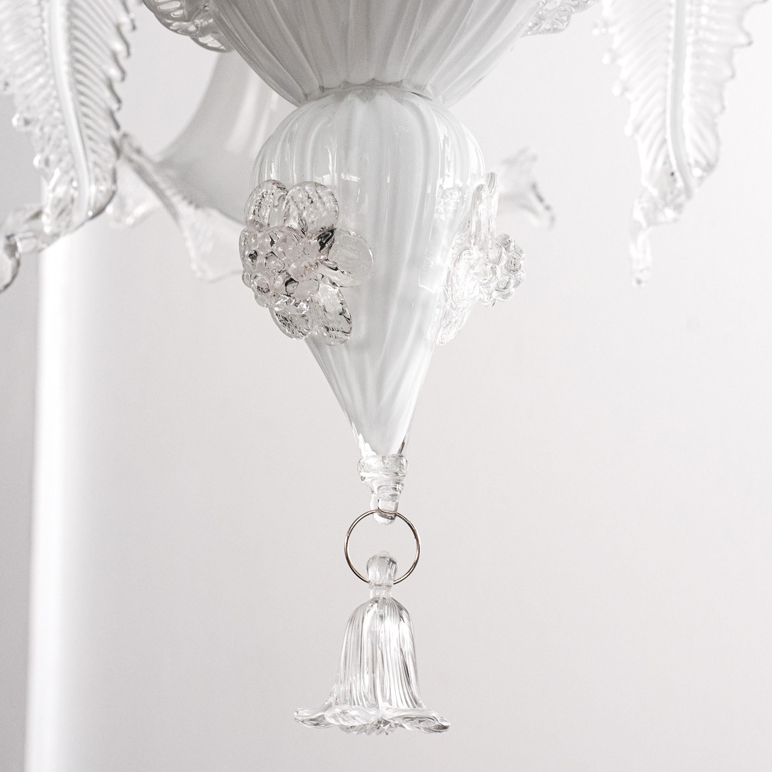 Italiano Lampadario artistico in vetro bianco di Murano a 6 luci, Vintage Made in Italy, in stock in vendita