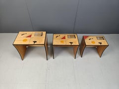 Nido artístico de mesas, Kakadu, década de 1990